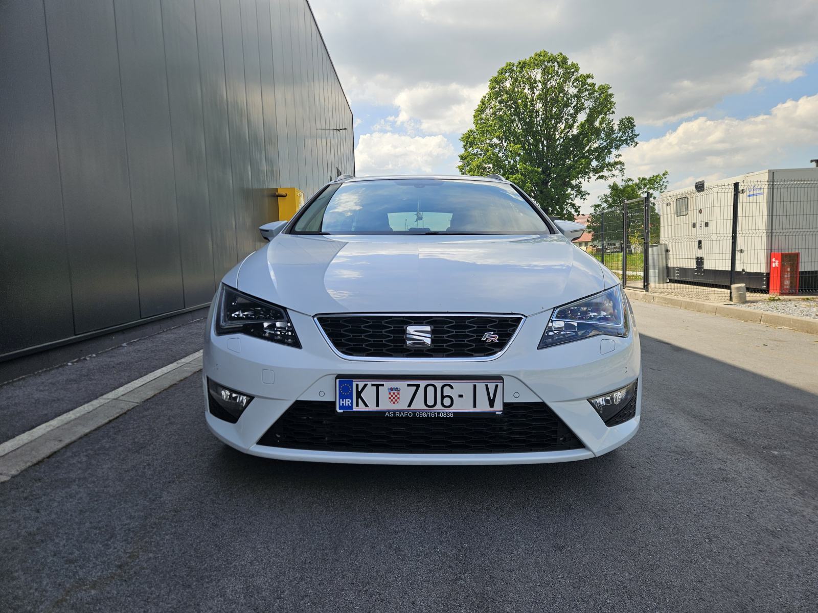Seat Leon 2,0 TDI FR, fotografija 2