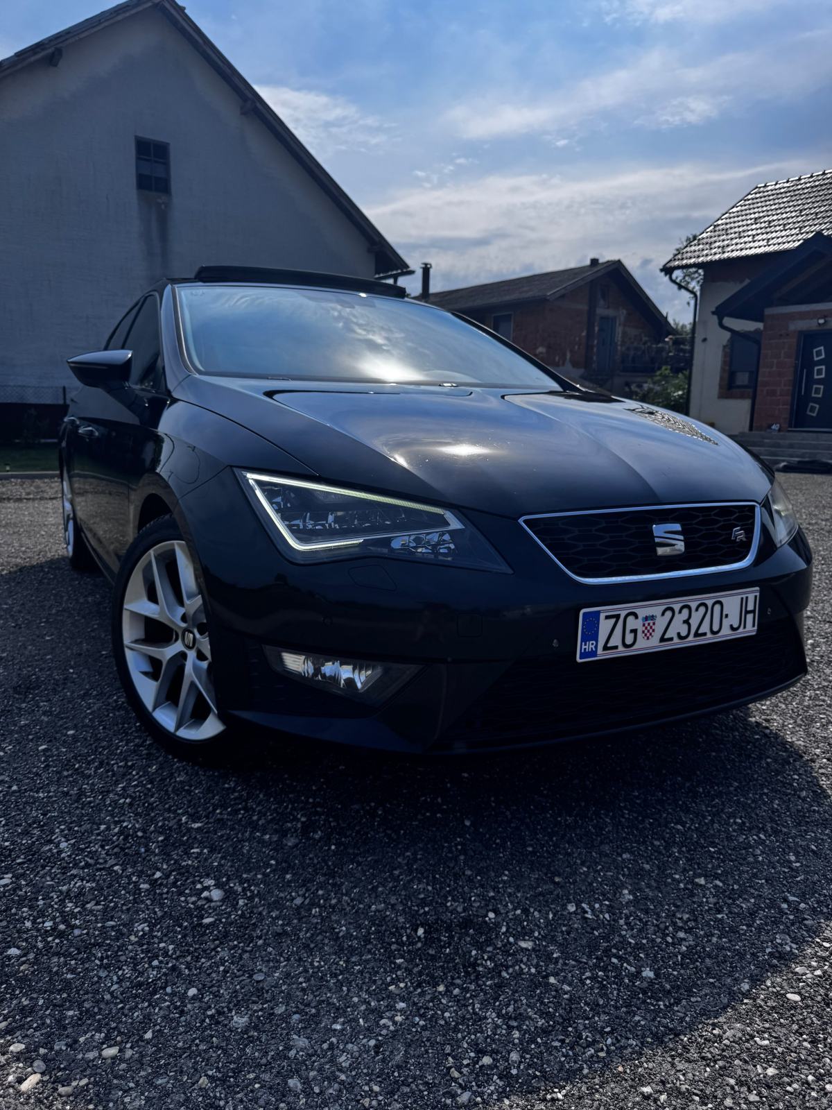 Seat Leon 2,0 TDI FR, pogled izvana - slika 1