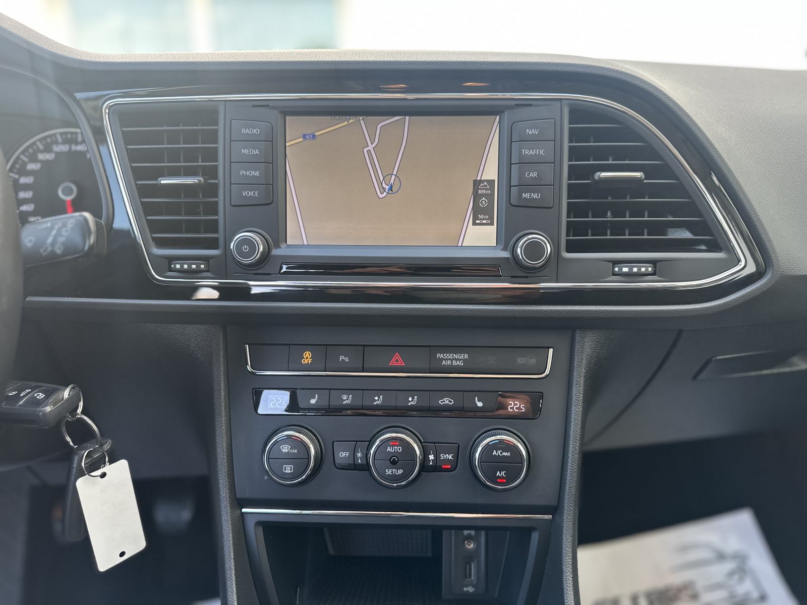 Seat Leon 2,0 TDI/LED/TEMPOMAT/NAVI/SENZORI/GR.SJEDALA, fotografija 18
