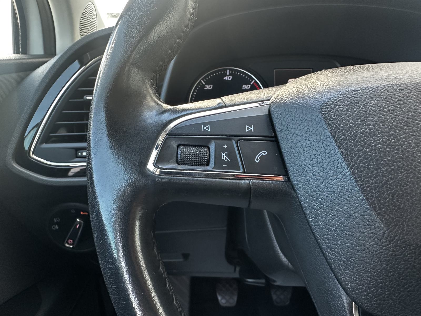 Seat Leon 2,0 TDI/LED/TEMPOMAT/NAVI/SENZORI/GR.SJEDALA, fotografija 15