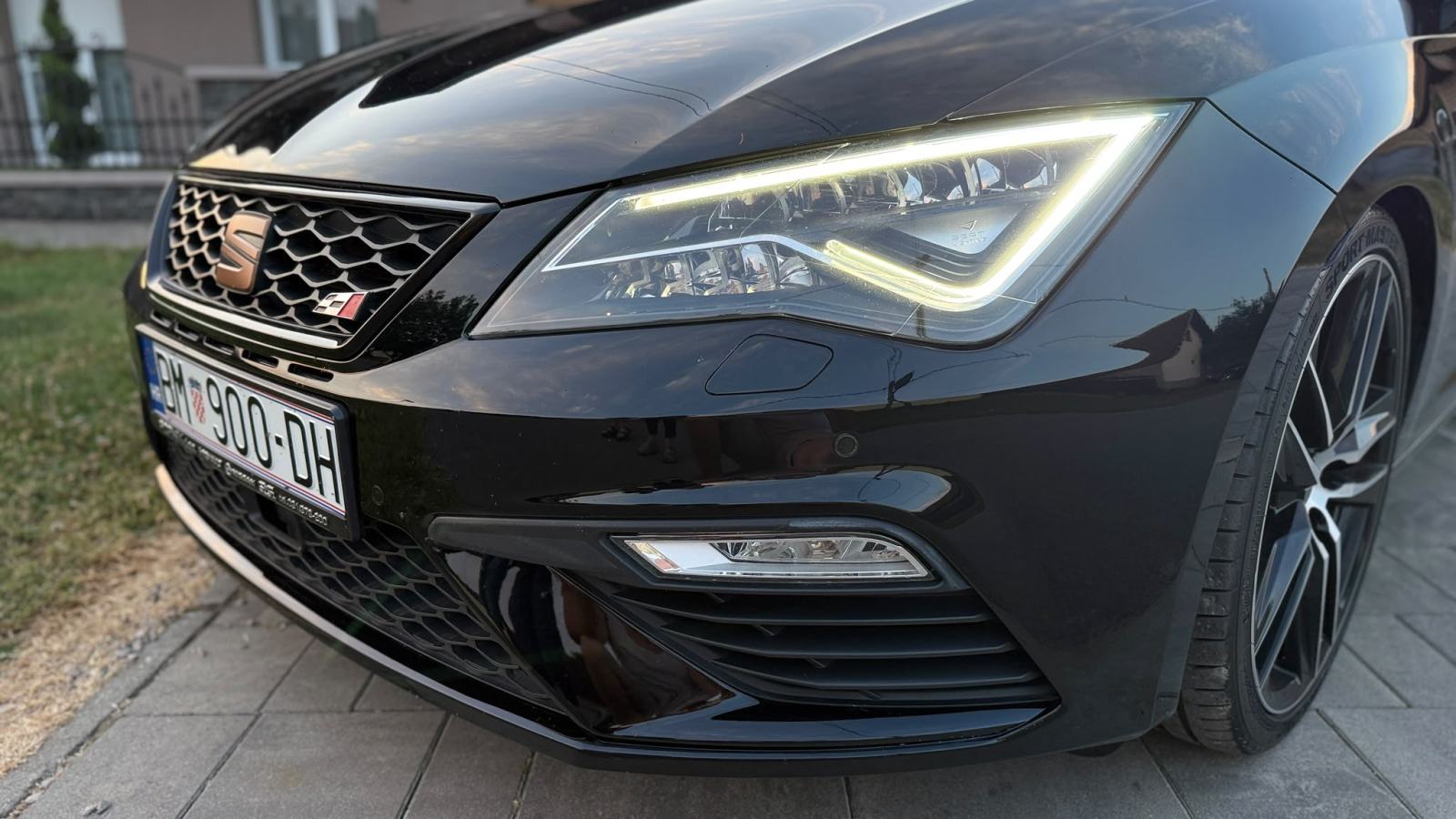 SEAT LEON CUPRA 2.0 TSI 4x4 DSG 6 *WAGNER IC*R600USIS*FM AUSPUH*400KS*, fotografija 3
