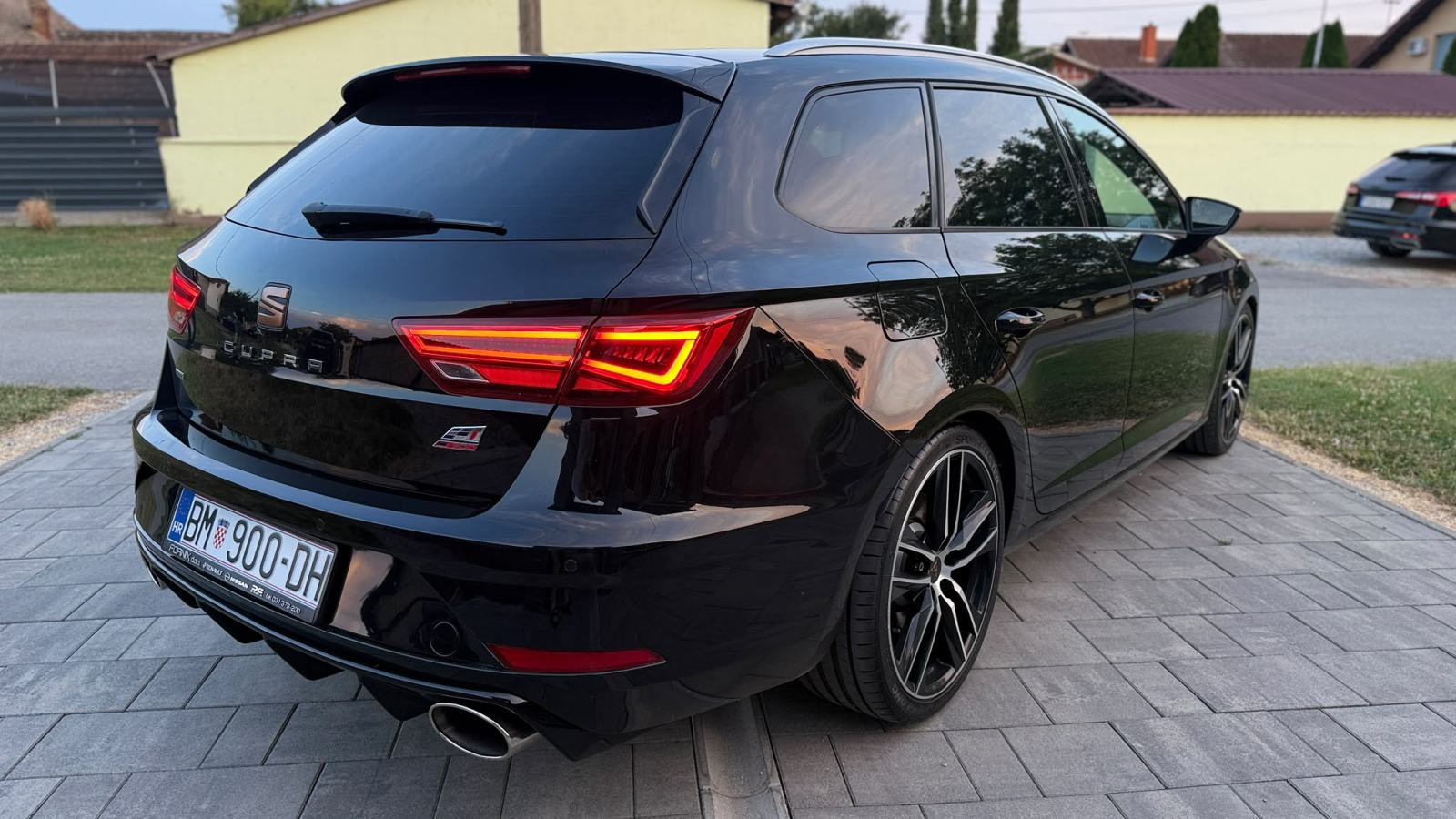 SEAT LEON CUPRA 2.0 TSI 4x4 DSG 6 *WAGNER IC*R600USIS*FM AUSPUH*400KS*, fotografija 4