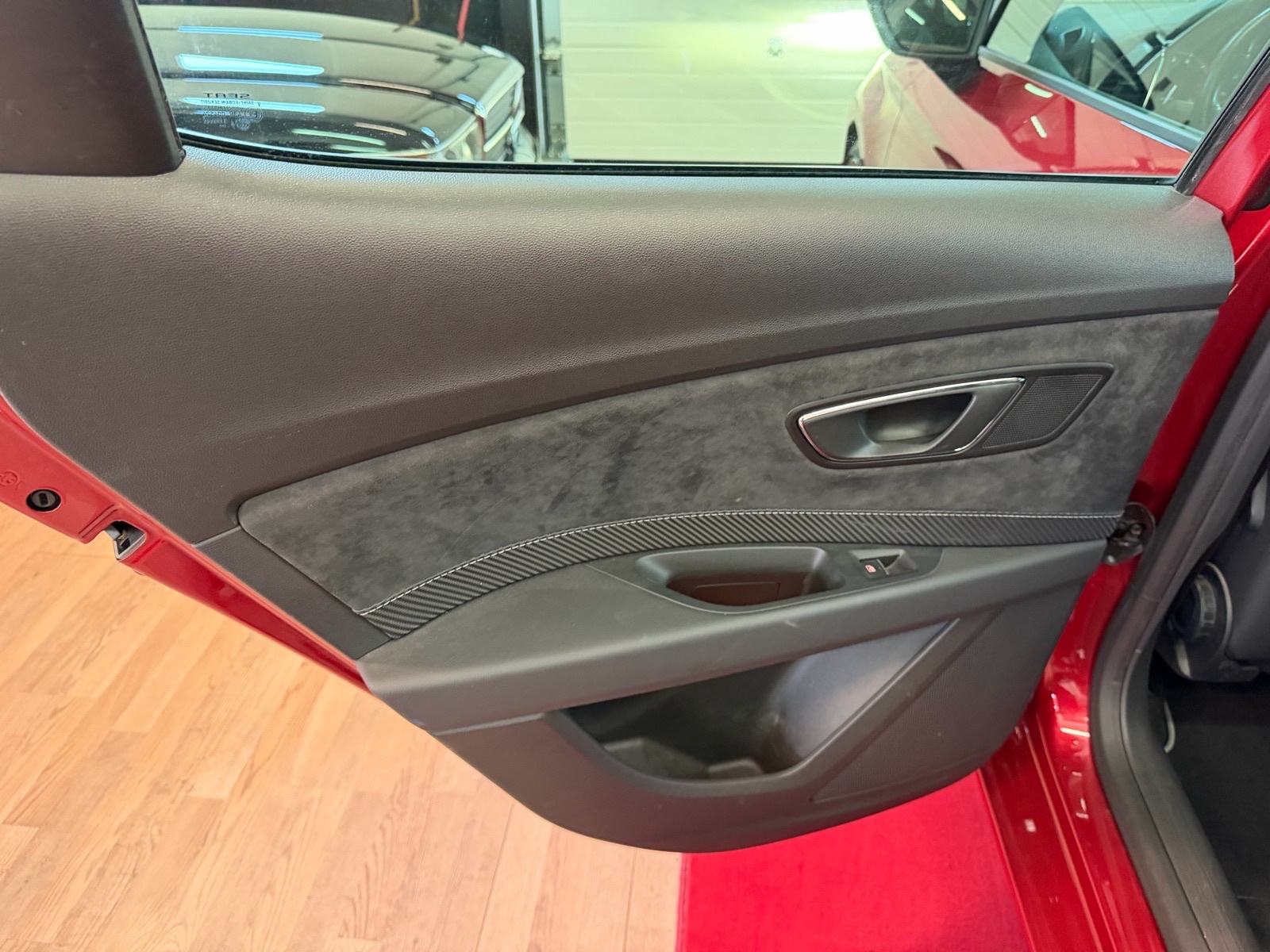 Seat Leon DSG CUPRA 300 ***KAMERA,DCC, ACC, SEAT SOUND, 5 vrata***, fotografija 12