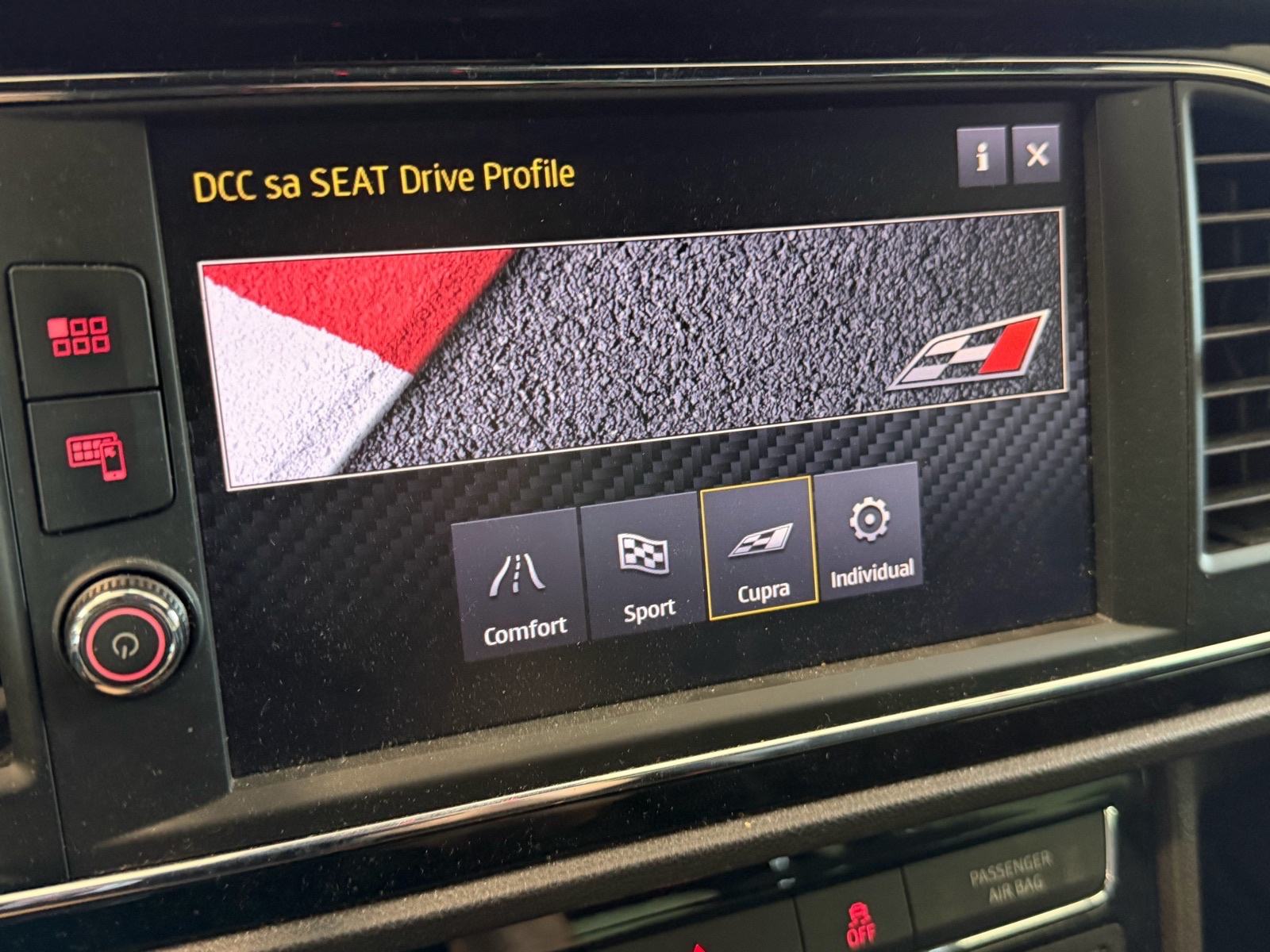 Seat Leon DSG CUPRA 300 ***KAMERA,DCC, ACC, SEAT SOUND, 5 vrata***, fotografija 20
