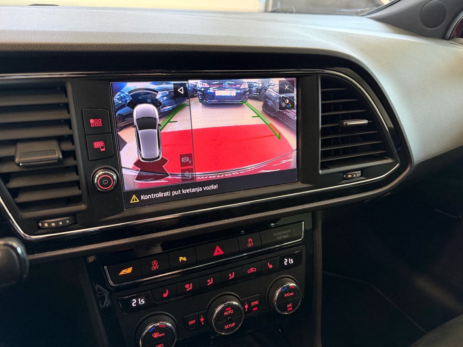 Seat Leon DSG CUPRA 300 ***KAMERA,DCC, ACC, SEAT SOUND, 5 vrata***, fotografija 18