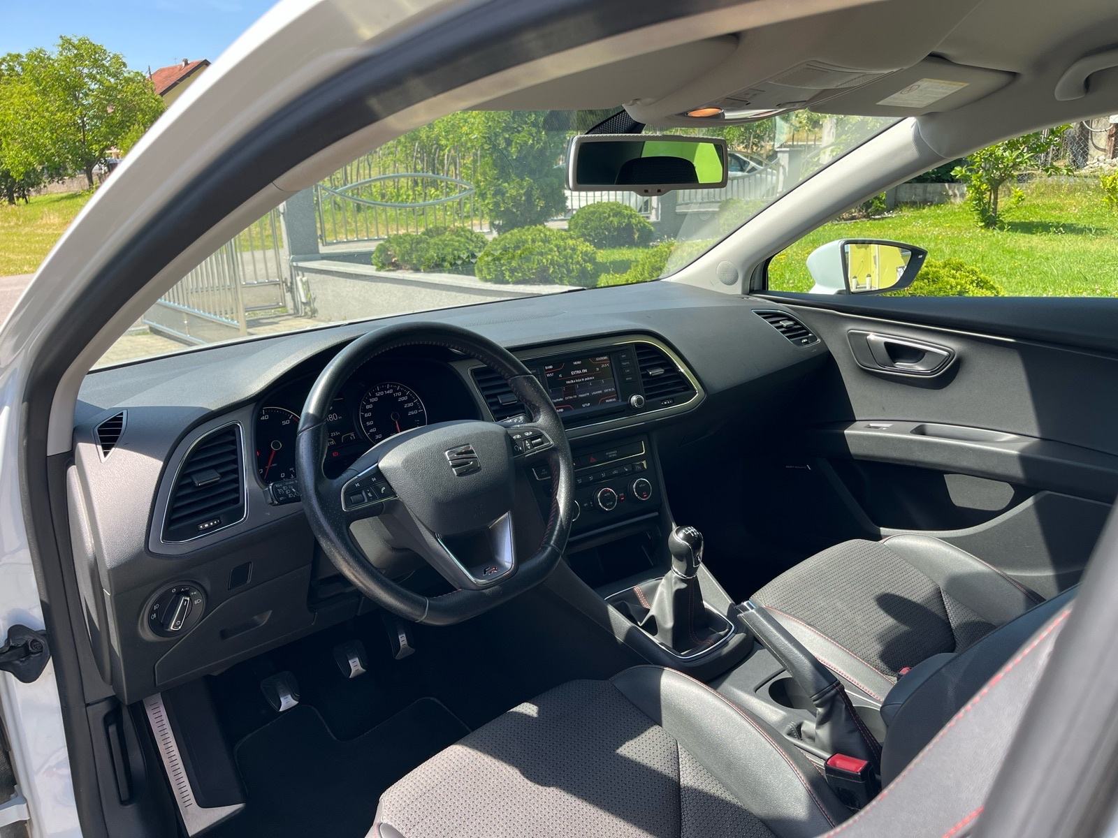 Seat Leon FR 2,0 TDI perla bijeli, fotografija 11
