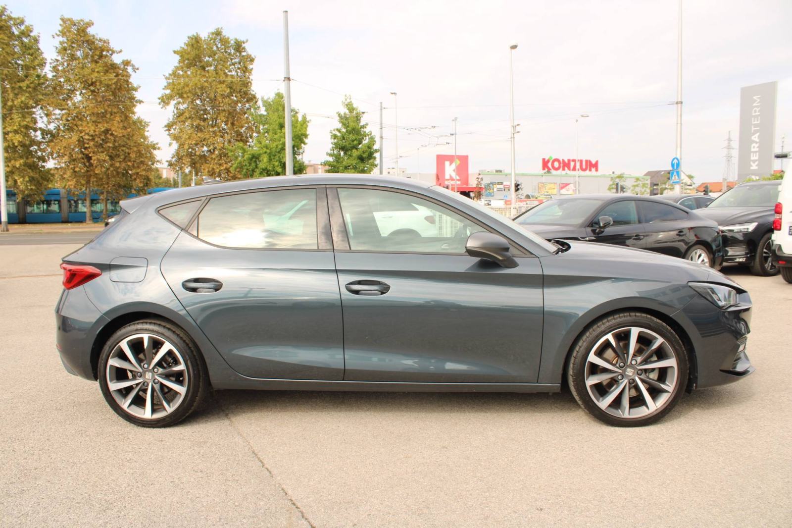 Seat Leon FR 2.0 TDi DSG *NAVIGACIJA, LED, KAMERA*, fotografija 4