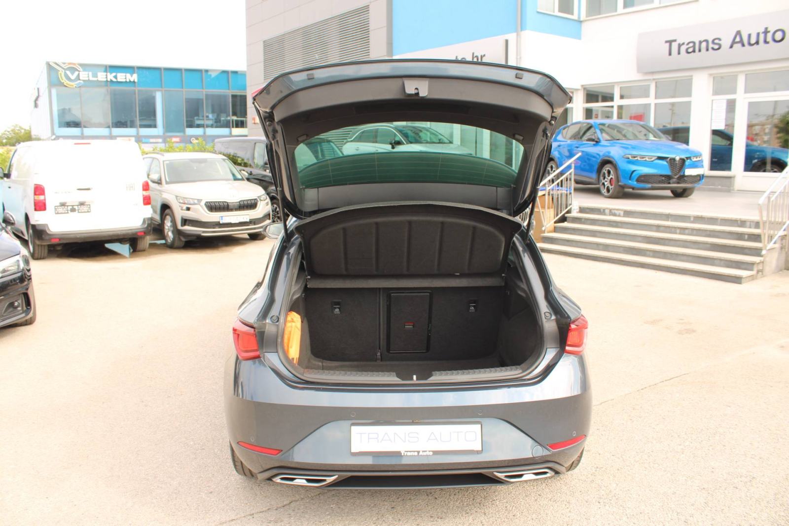 Seat Leon FR 2.0 TDi DSG *NAVIGACIJA, LED, KAMERA*, fotografija 9