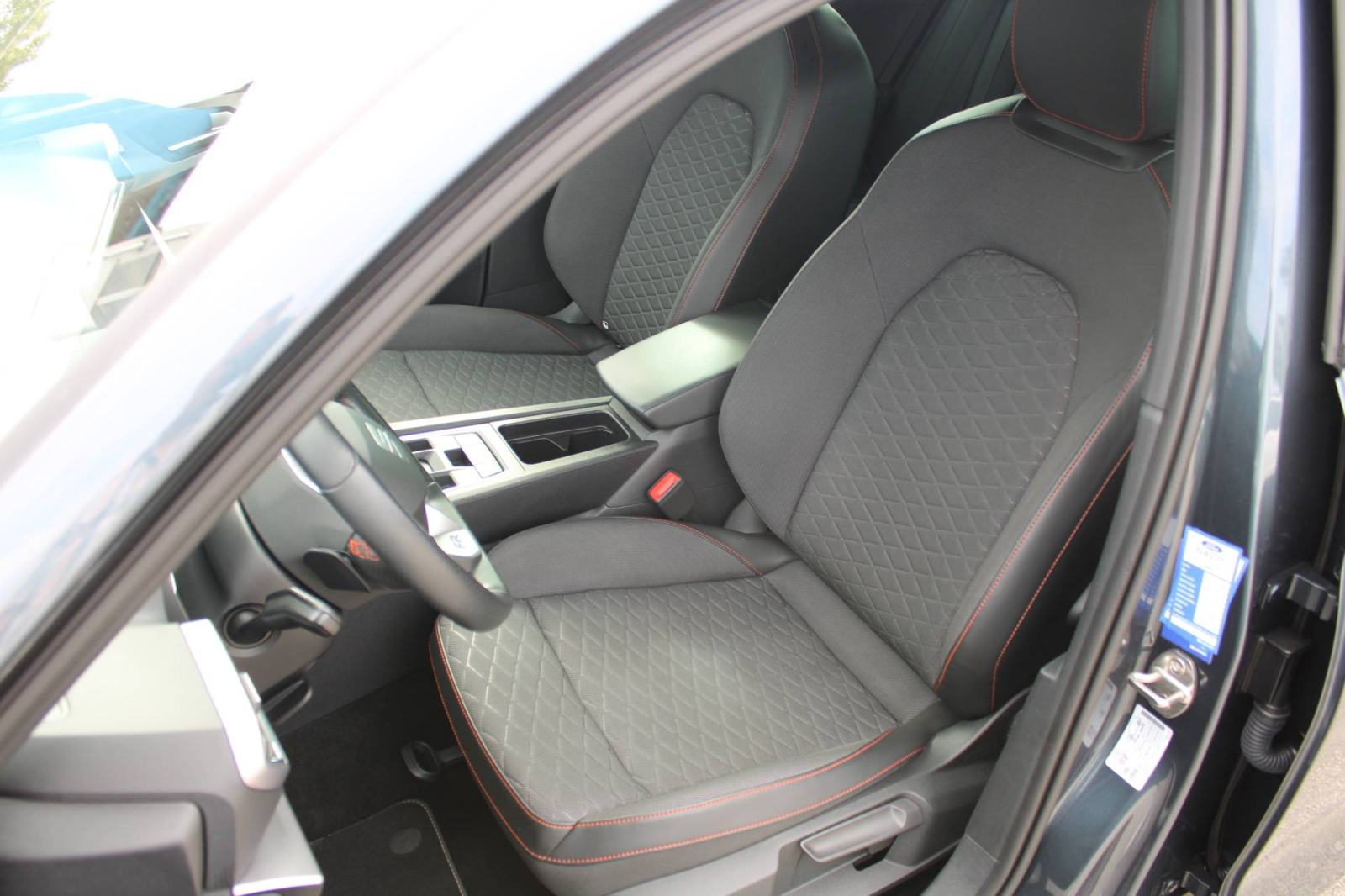 Seat Leon FR 2.0 TDi DSG *NAVIGACIJA, LED, KAMERA*, fotografija 10