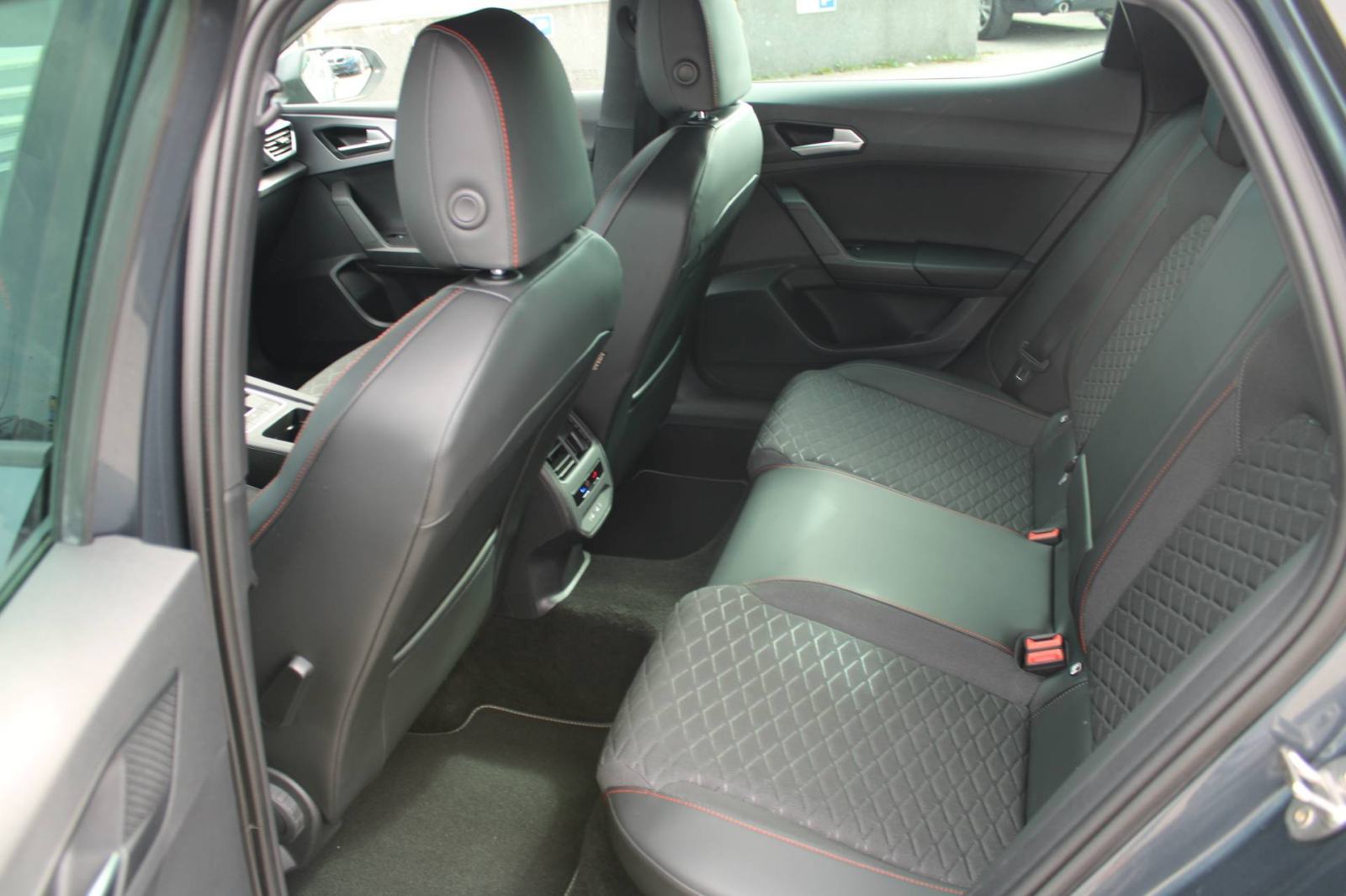 Seat Leon FR 2.0 TDi DSG *NAVIGACIJA, LED, KAMERA*, fotografija 11