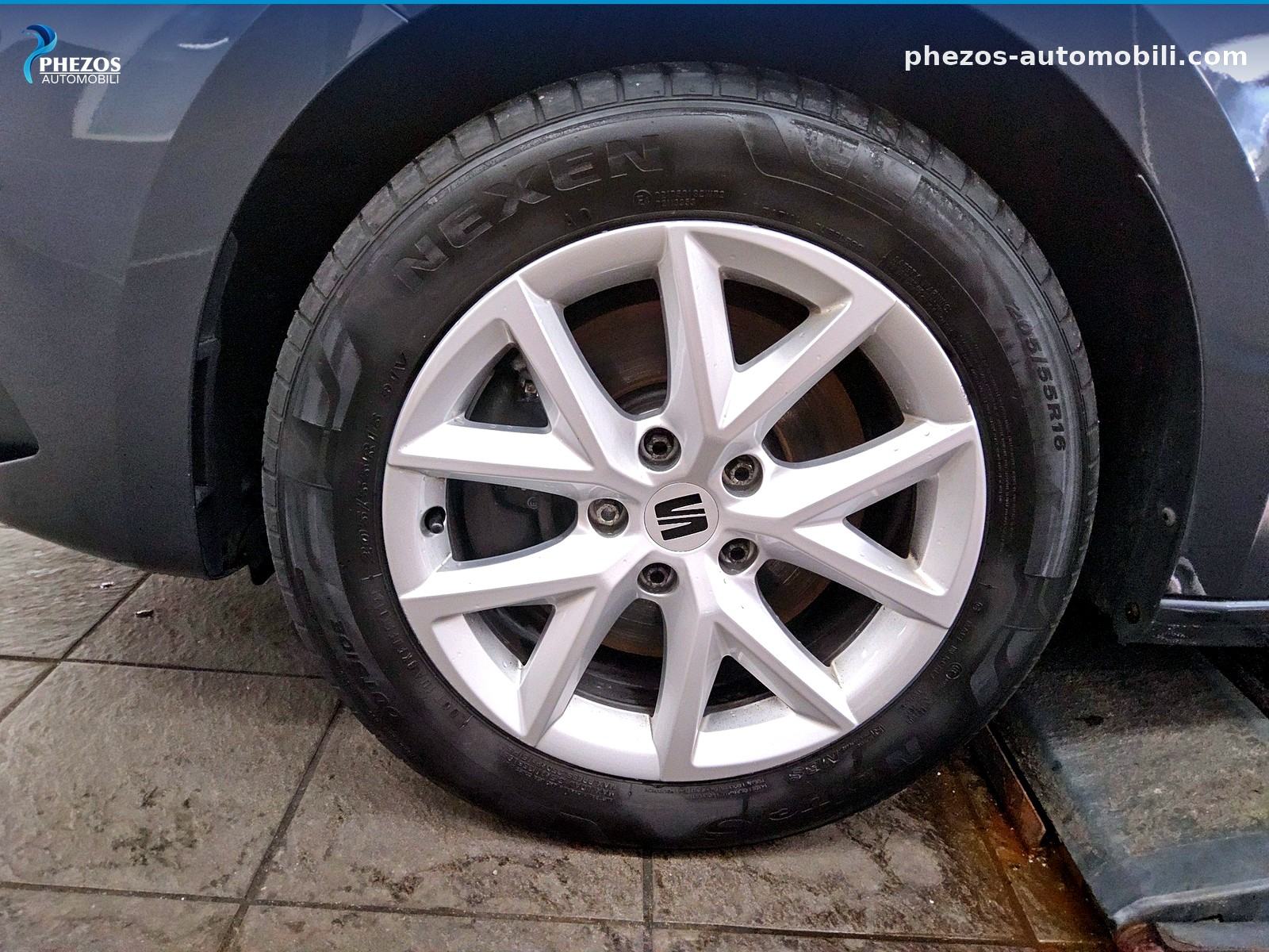 SEAT Leon Sportstourer 2.0 TDI Style, fotografija 11