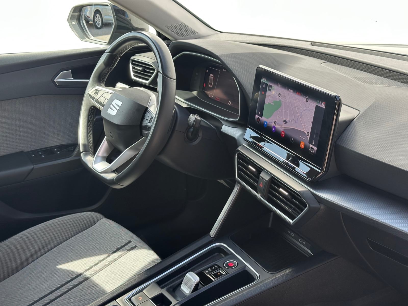 Seat Leon Sportstourer SW 2.0 TDI BUSINESS DSG | 24MJ JAMSTVA | U PDV-, fotografija 10