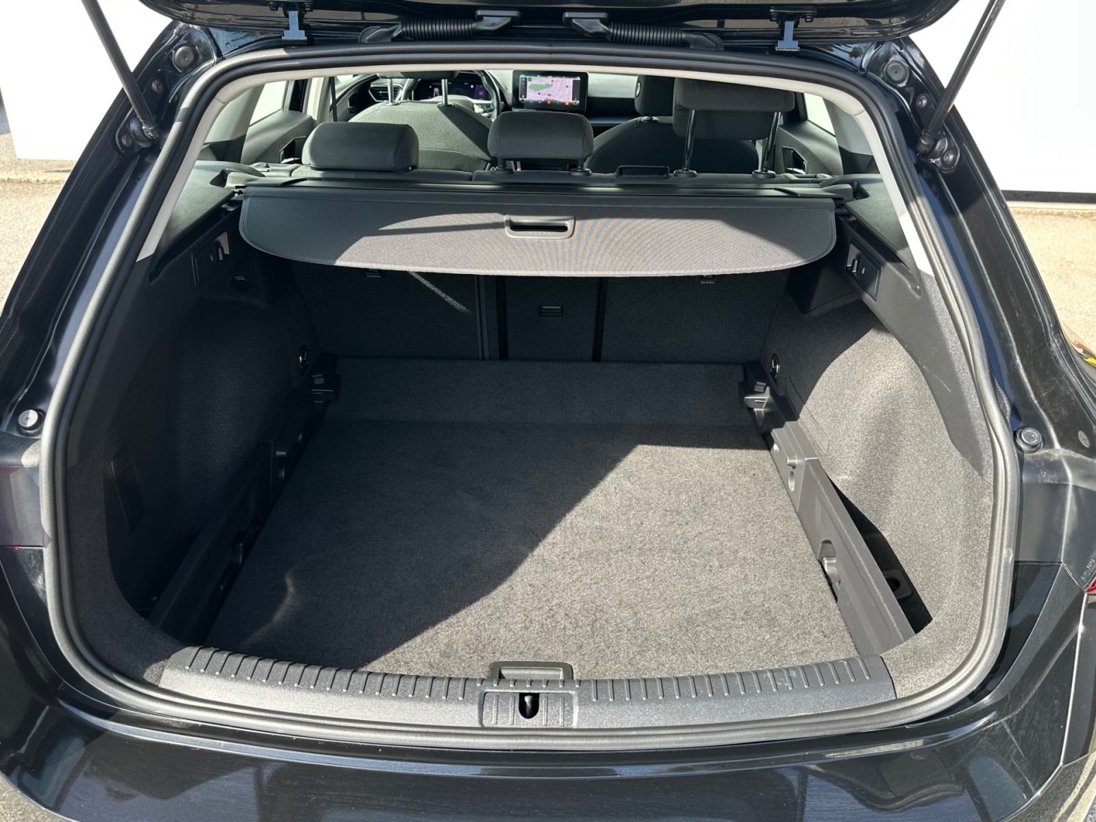 Seat Leon Sportstourer SW 2.0 TDI BUSINESS DSG | 24MJ JAMSTVA | U PDV-, fotografija 17