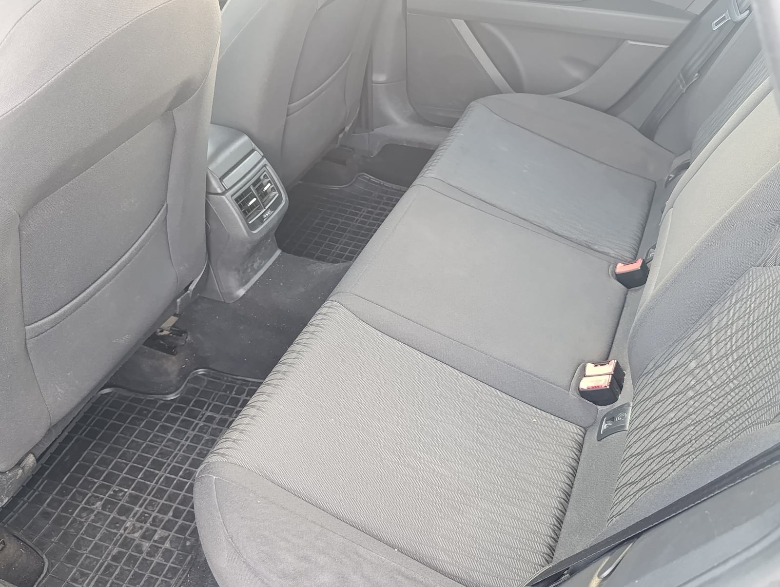 SEAT LEON ST 1,6 TDI 2015, fotografija 14