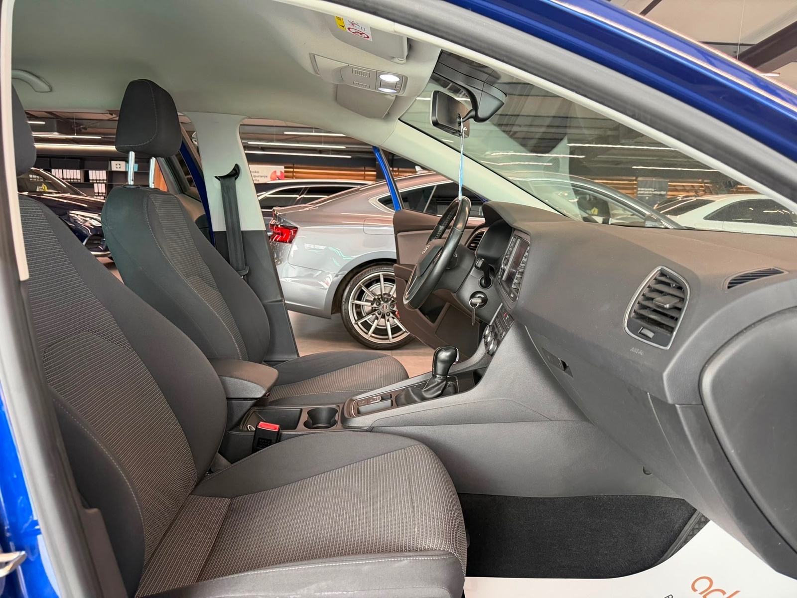 Seat Leon ST 1,6 TDI DSG KLIMA • KAMERA • PDV • ALU16" • LEASING, fotografija 20