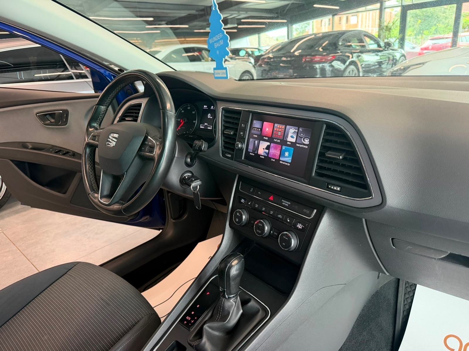 Seat Leon ST 1,6 TDI DSG KLIMA • KAMERA • PDV • ALU16" • LEASING, fotografija 19