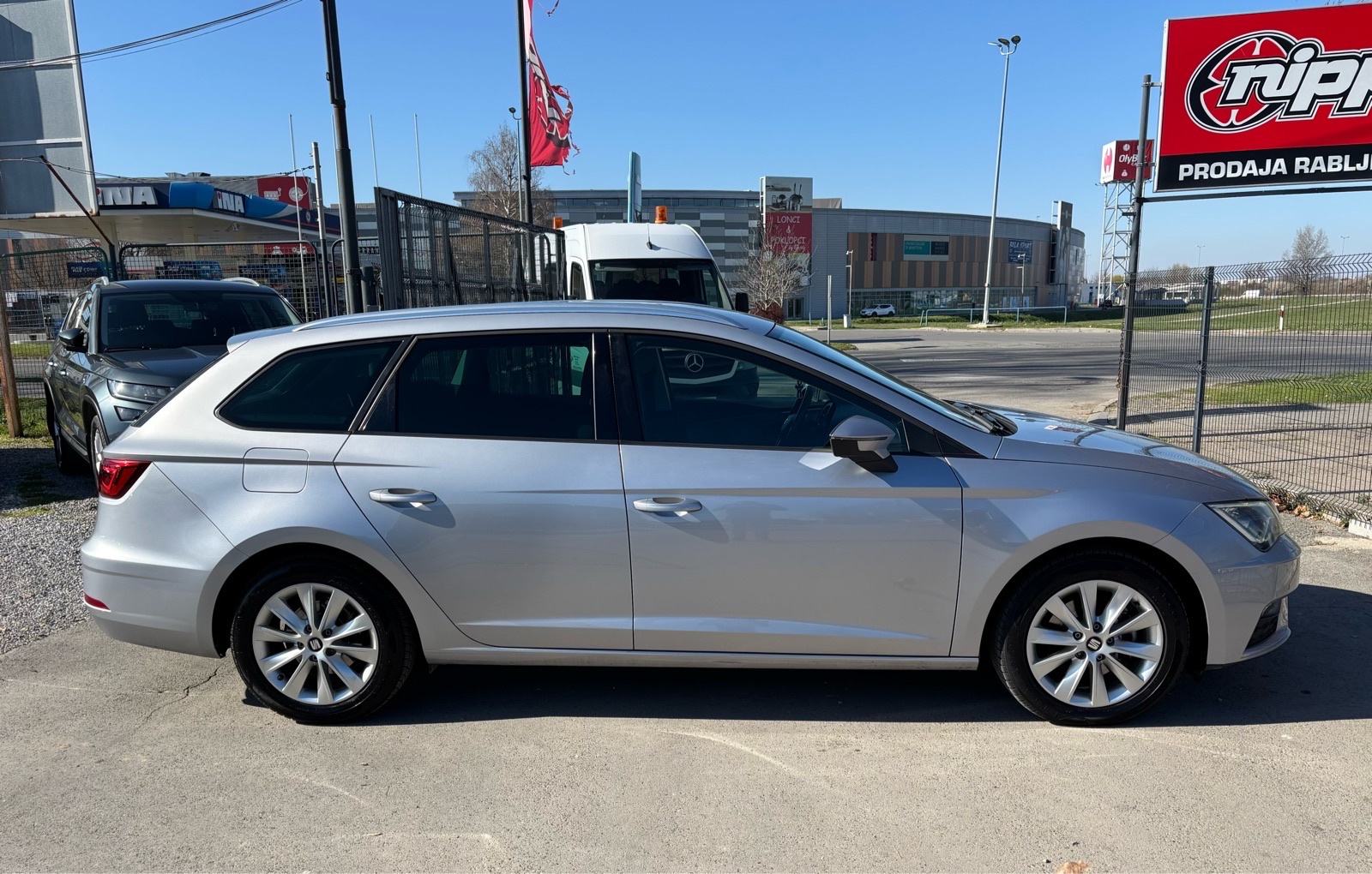 Seat Leon ST 1,6 TDI DSG - u PDV-u - REG:06/2027 - LEASING RATA 243€, fotografija 7