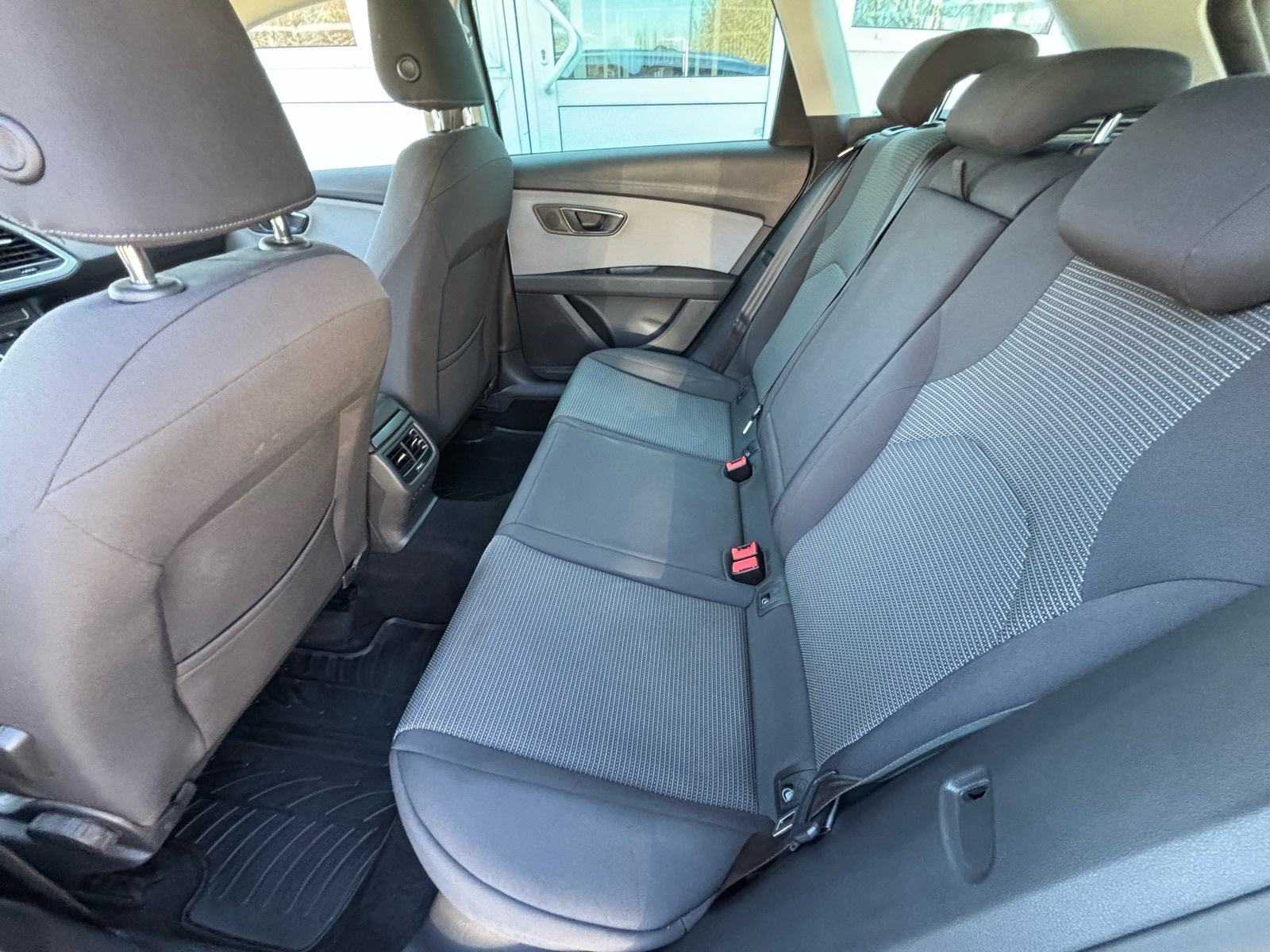 Seat Leon ST 1,6 TDI DSG - u PDV-u - REG:06/2027 - LEASING RATA 243€, fotografija 17