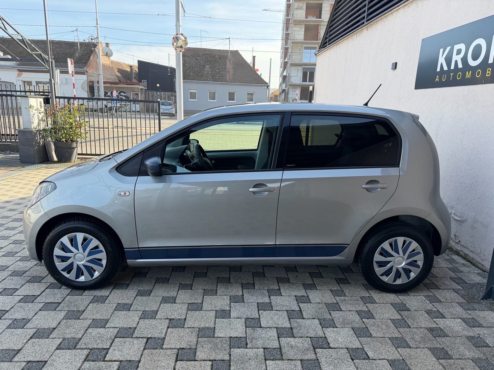 SEAT Mii 1.0 CONNECT, PLIN - CNG (KLIMA,LED,NAVI,PANORAMA,SERVISNA...), fotografija 7