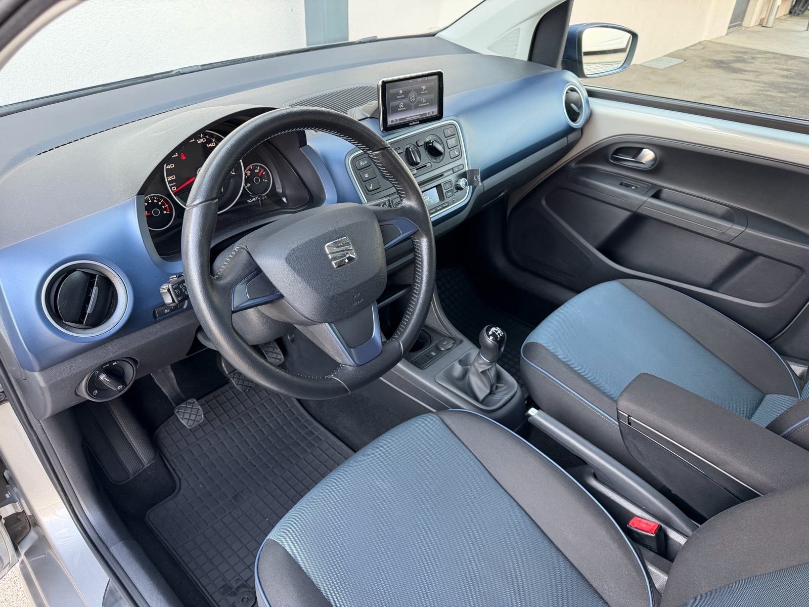 SEAT Mii 1.0 CONNECT, PLIN - CNG (KLIMA,LED,NAVI,PANORAMA,SERVISNA...), fotografija 11
