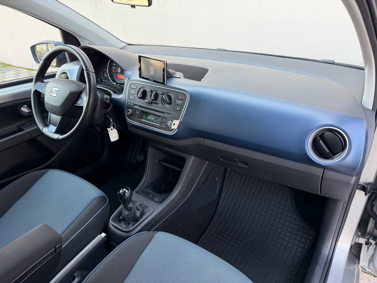 SEAT Mii 1.0 CONNECT, PLIN - CNG (KLIMA,LED,NAVI,PANORAMA,SERVISNA...), fotografija 15