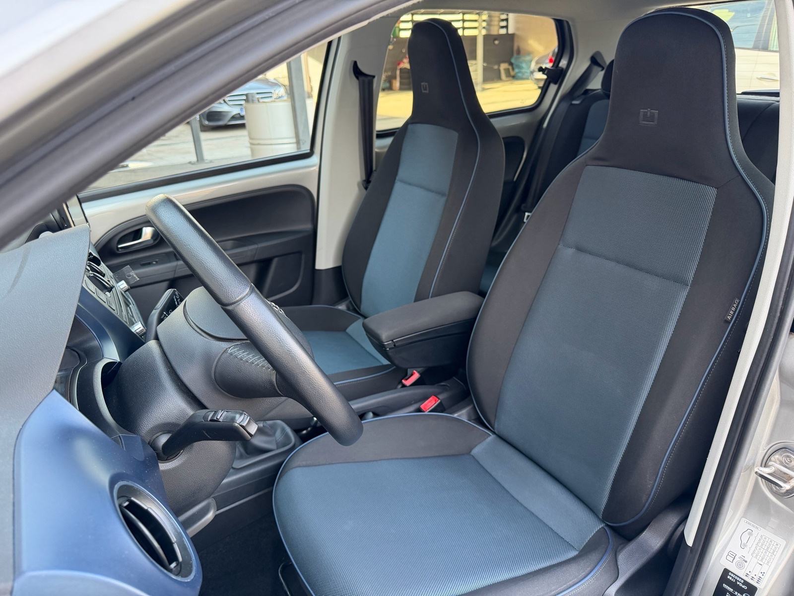 SEAT Mii 1.0 CONNECT, PLIN - CNG (KLIMA,LED,NAVI,PANORAMA,SERVISNA...), fotografija 16