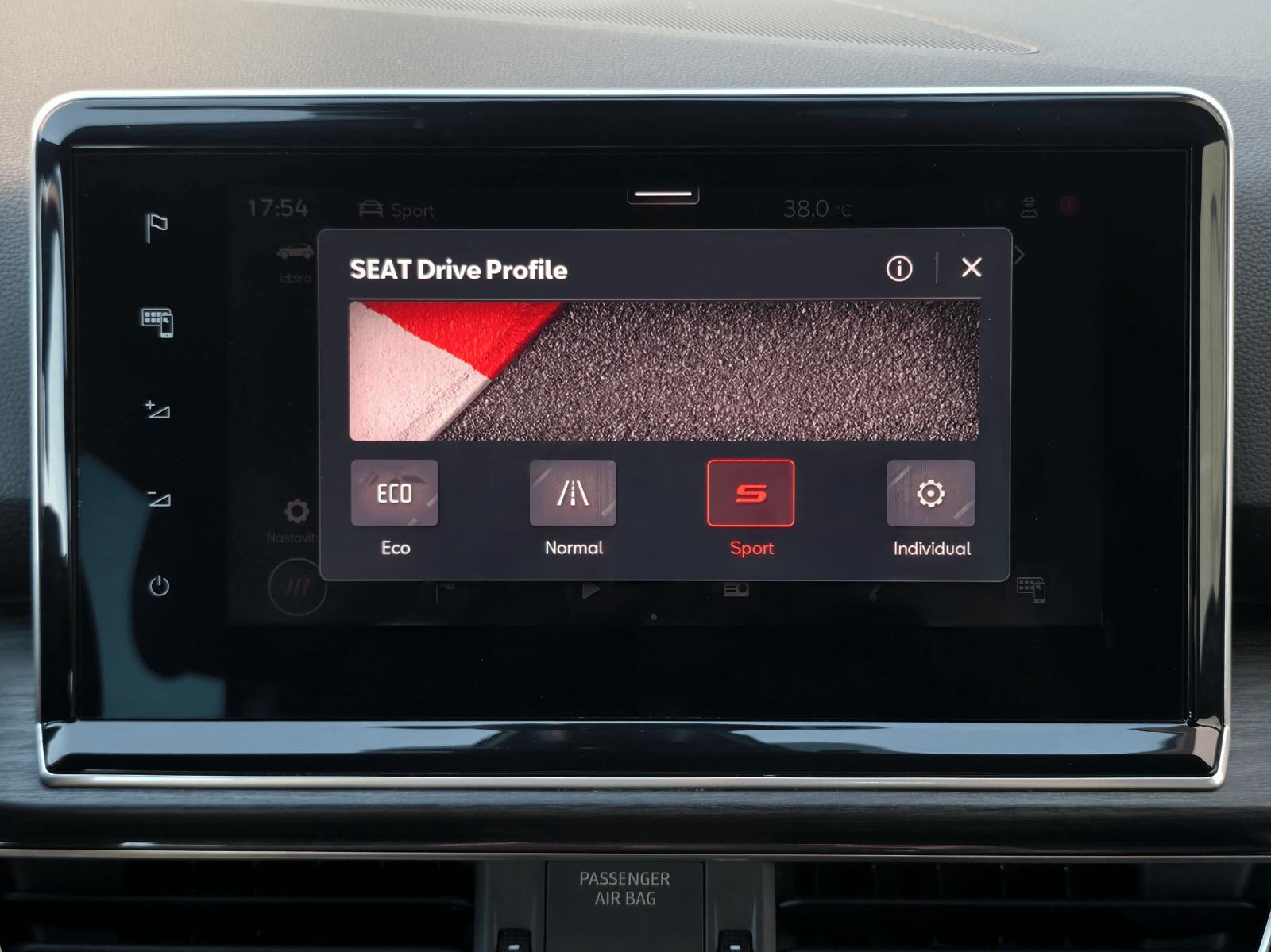 Seat Tarraco 2,0TDI DSG Xperience FULLED-ACC-VIRTUAL-KEYLES-KUKA-19C-, fotografija 17