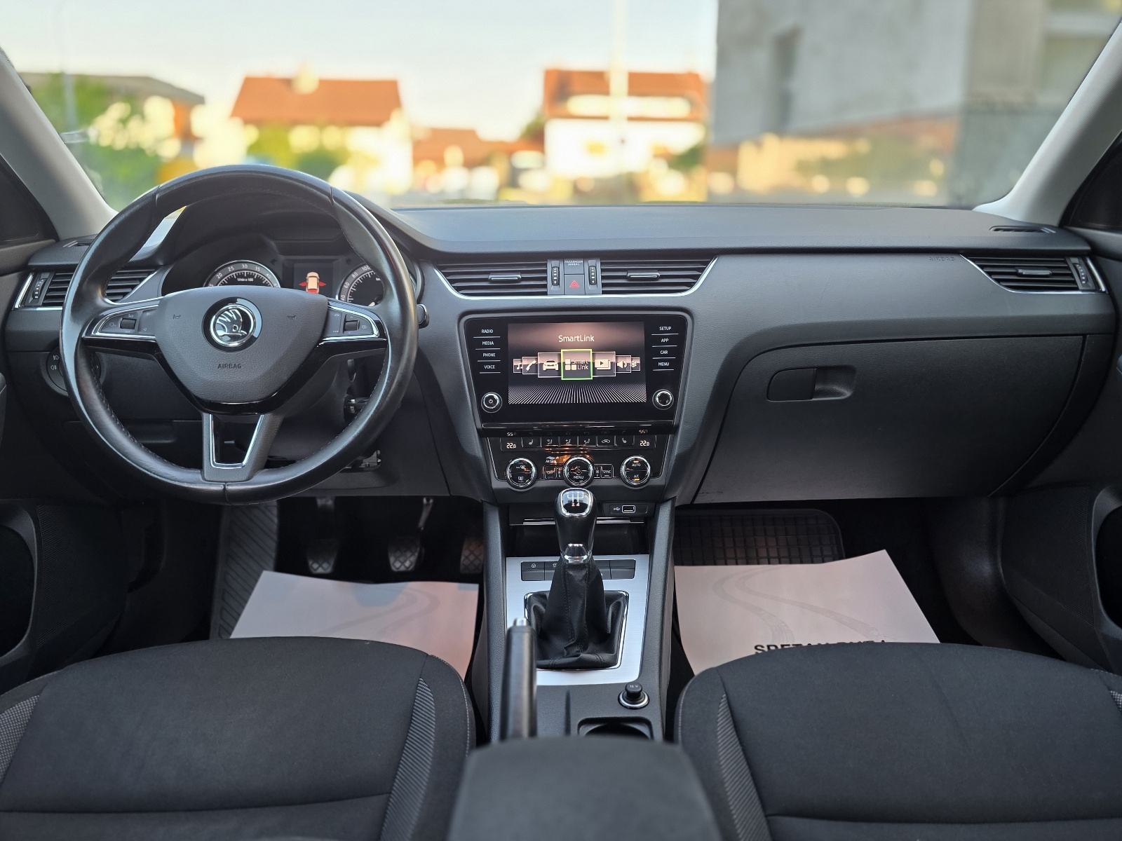 ŠKODA OCTAVIA COMBI 1.6 TDI STYLE - *1.VLASNIK-SERVISNA-BOGATA OPREMA*, fotografija 17
