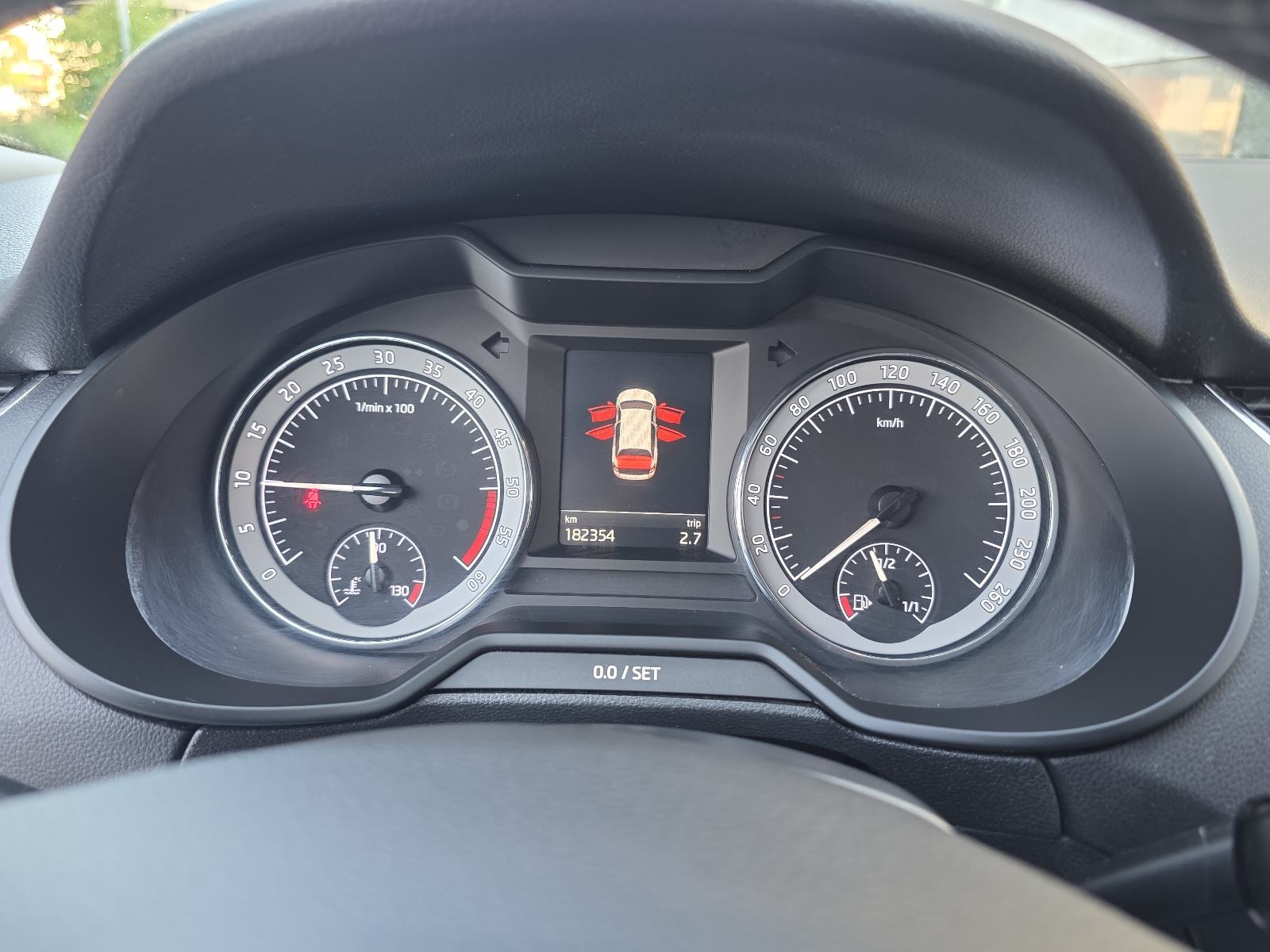 ŠKODA OCTAVIA COMBI 1.6 TDI STYLE - *1.VLASNIK-SERVISNA-BOGATA OPREMA*, fotografija 19
