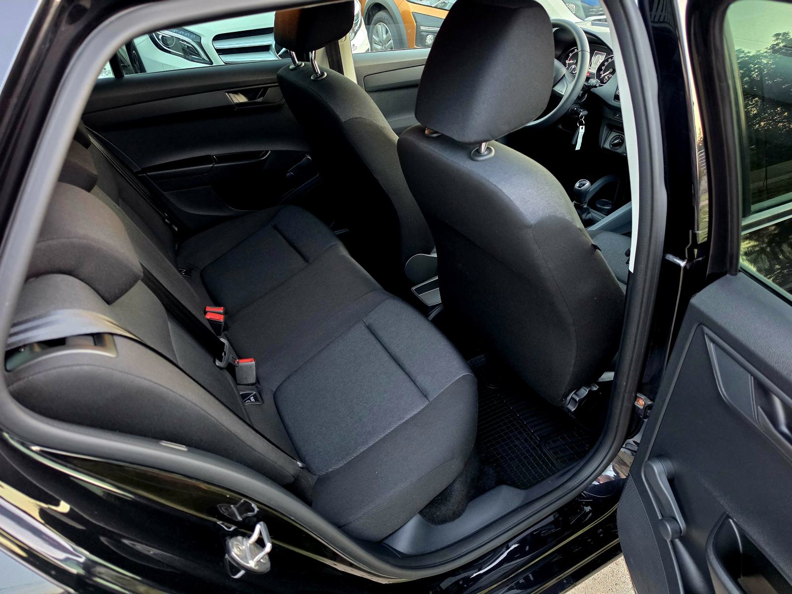 Škoda Fabia 1,0 BENZIN,ODLIČAN,,SERVISNA,125810KM, fotografija 15