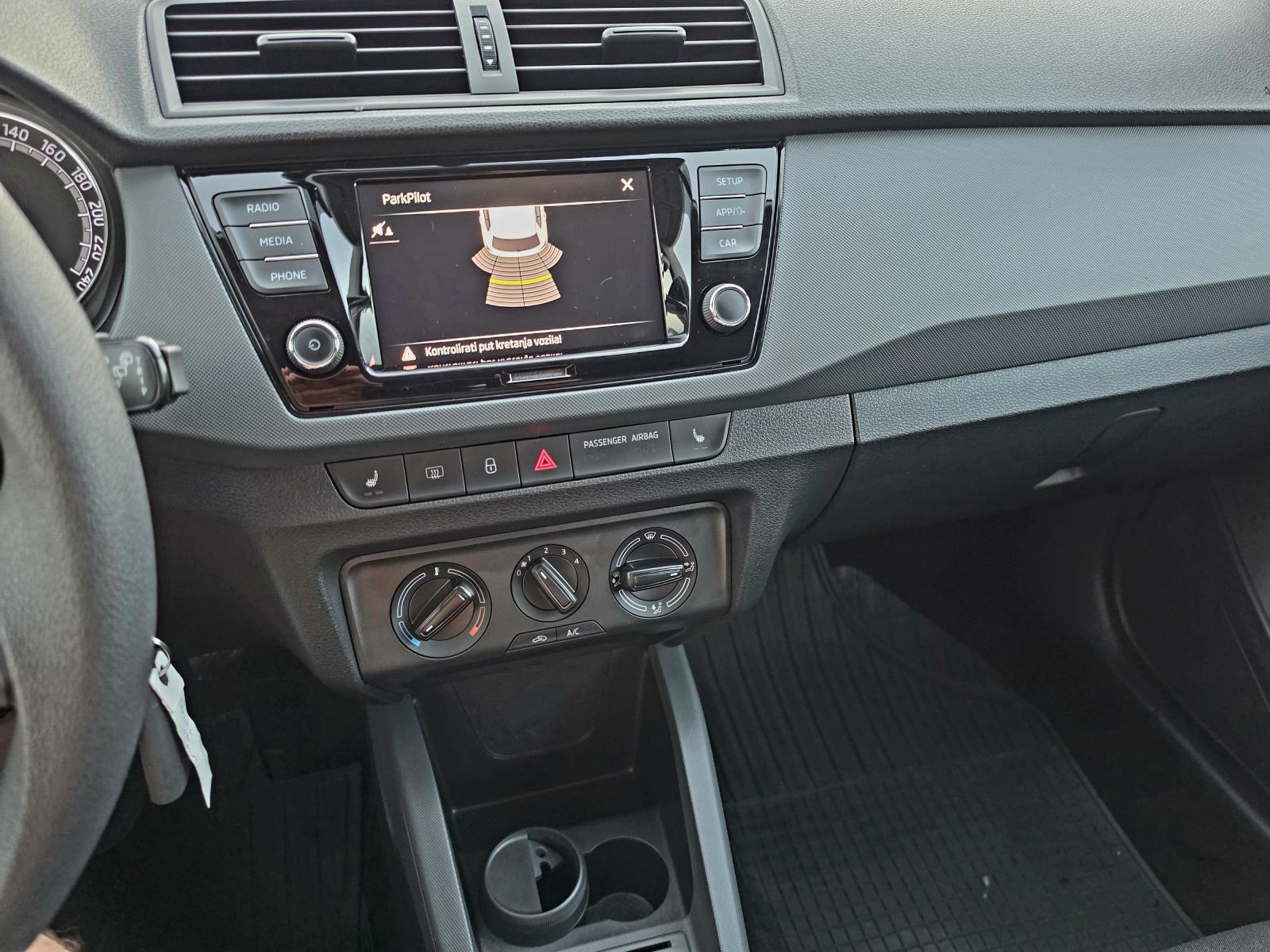 Škoda Fabia 1,0 BENZIN,ODLIČAN,,SERVISNA,125810KM, fotografija 10