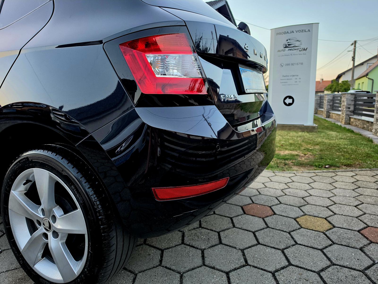 Škoda Fabia 1,0 BENZIN,ODLIČAN,,SERVISNA,125810KM, fotografija 7