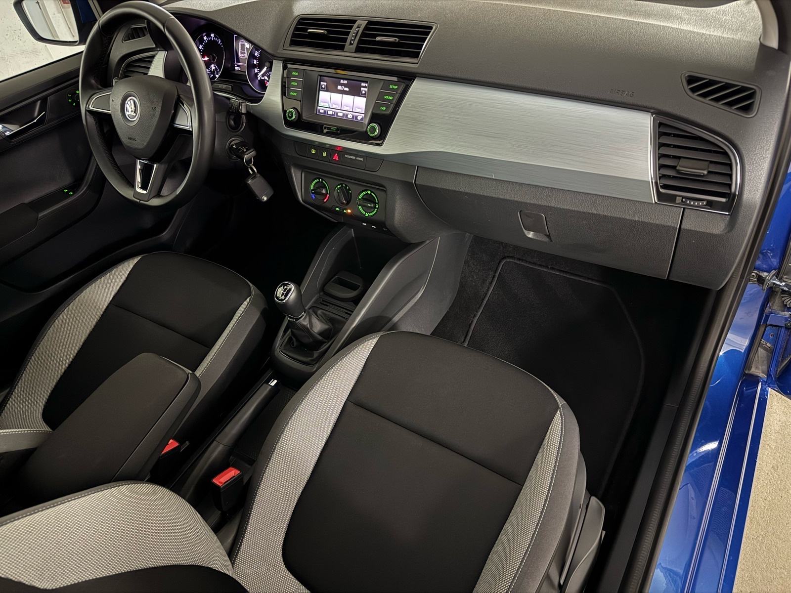 Škoda Fabia 1,0 •32.000km• •LED•SENZORI•KUKA•RADAR•NOVO•, fotografija 8