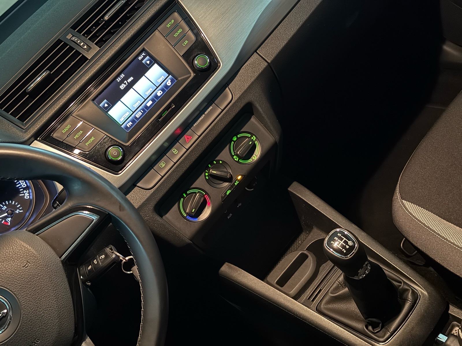 Škoda Fabia 1,0 •32.000km• •LED•SENZORI•KUKA•RADAR•NOVO•, fotografija 7