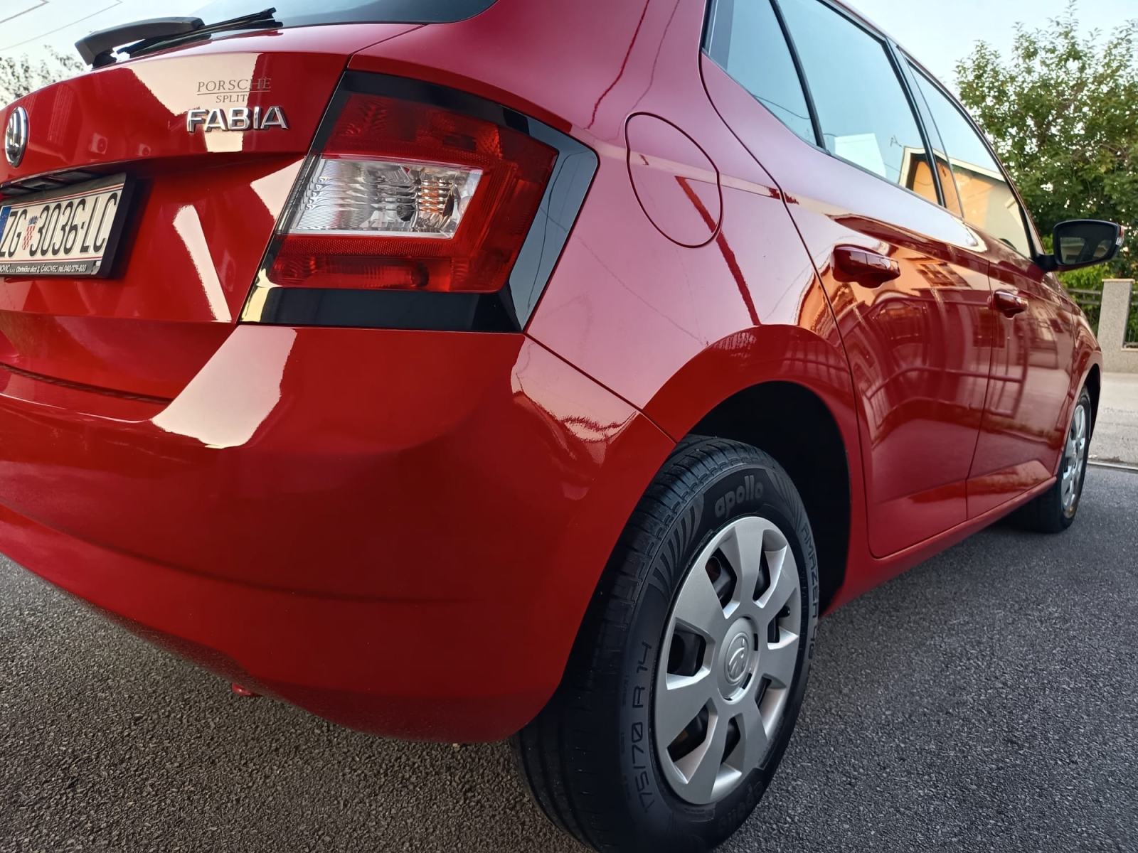 Škoda Fabia 1,0, fotografija 9
