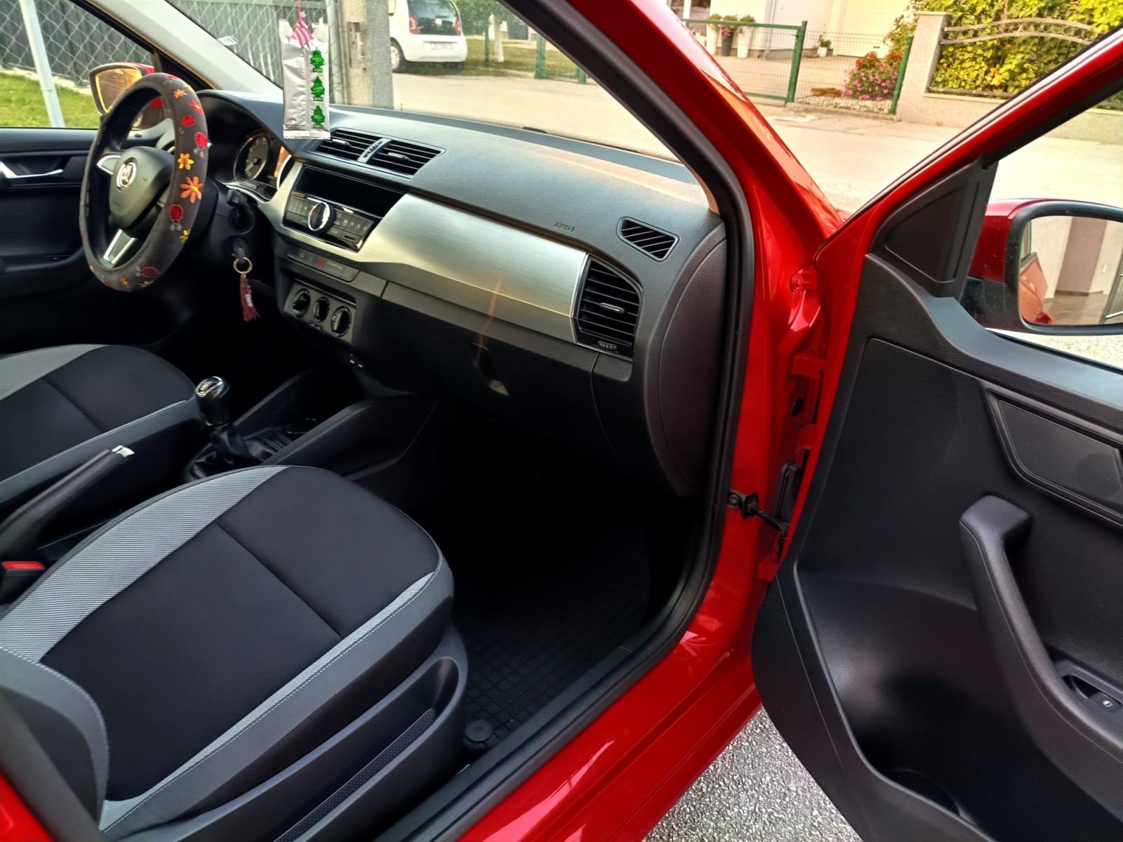 Škoda Fabia 1,0, fotografija 14