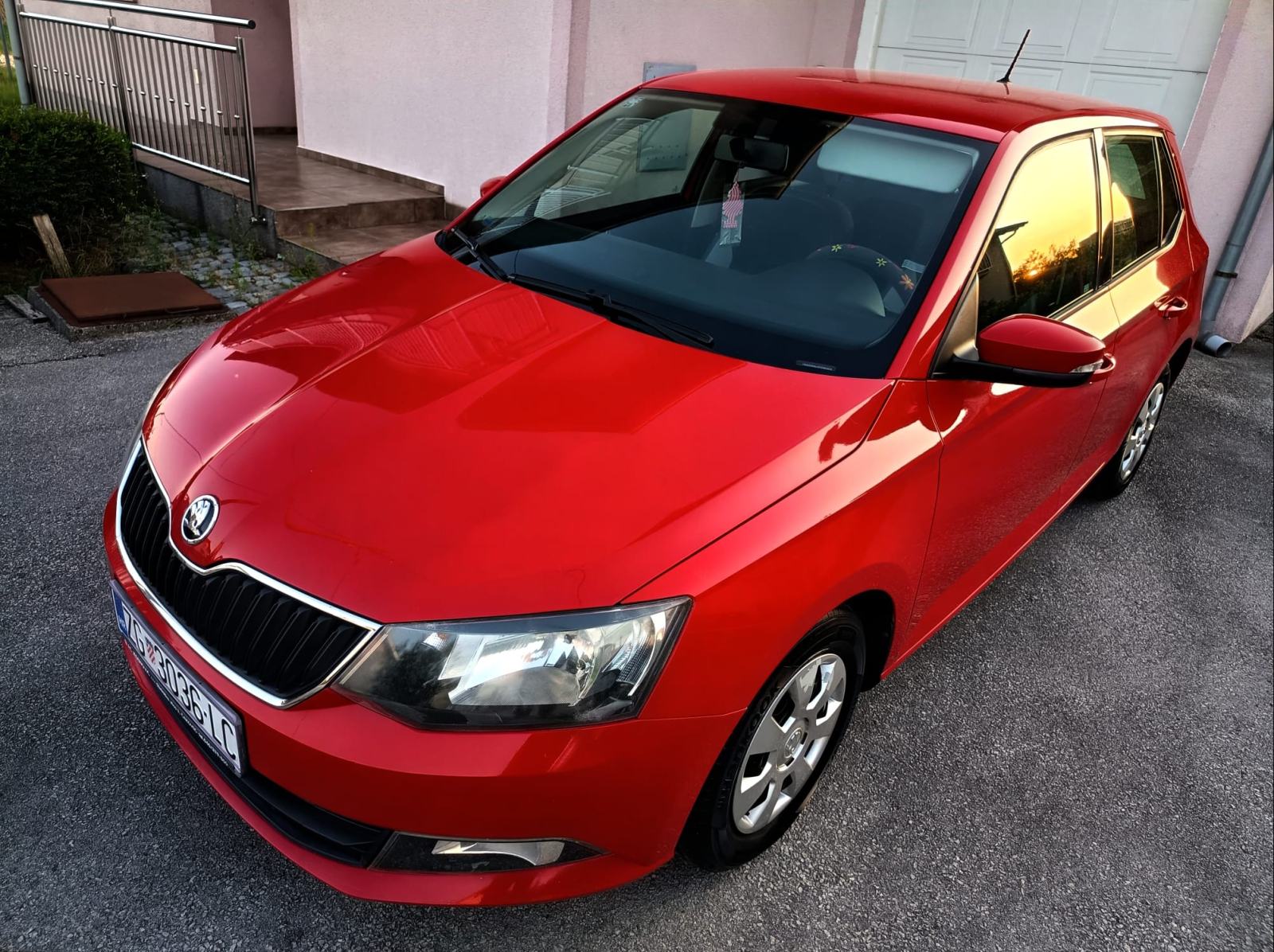 Škoda Fabia 1,0, fotografija 4