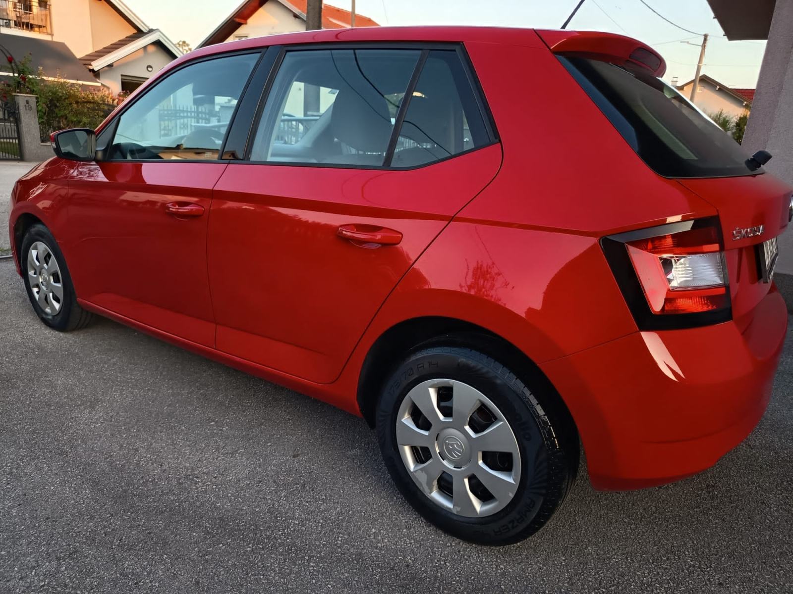 Škoda Fabia 1,0, fotografija 7