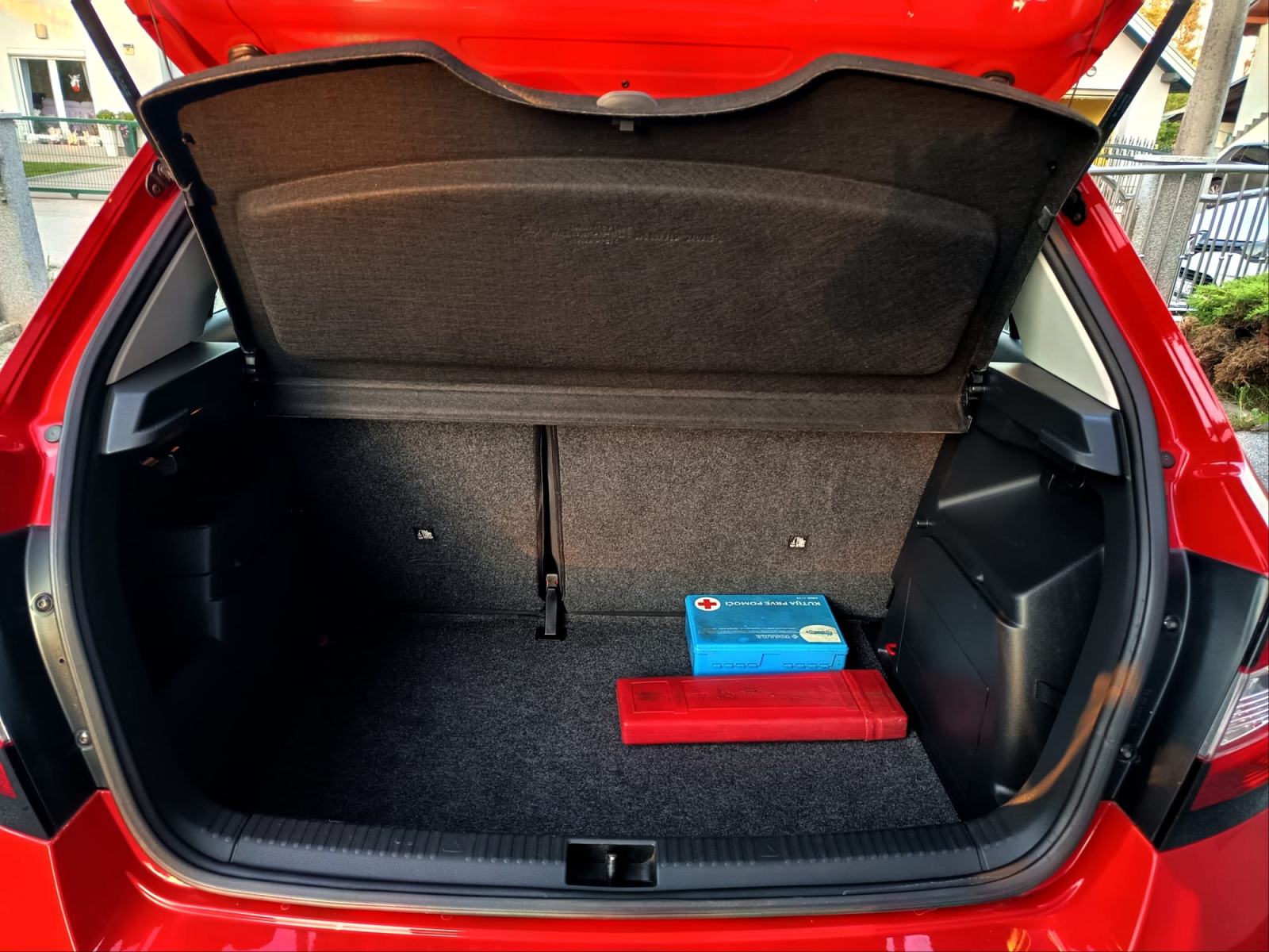 Škoda Fabia 1,0, fotografija 10