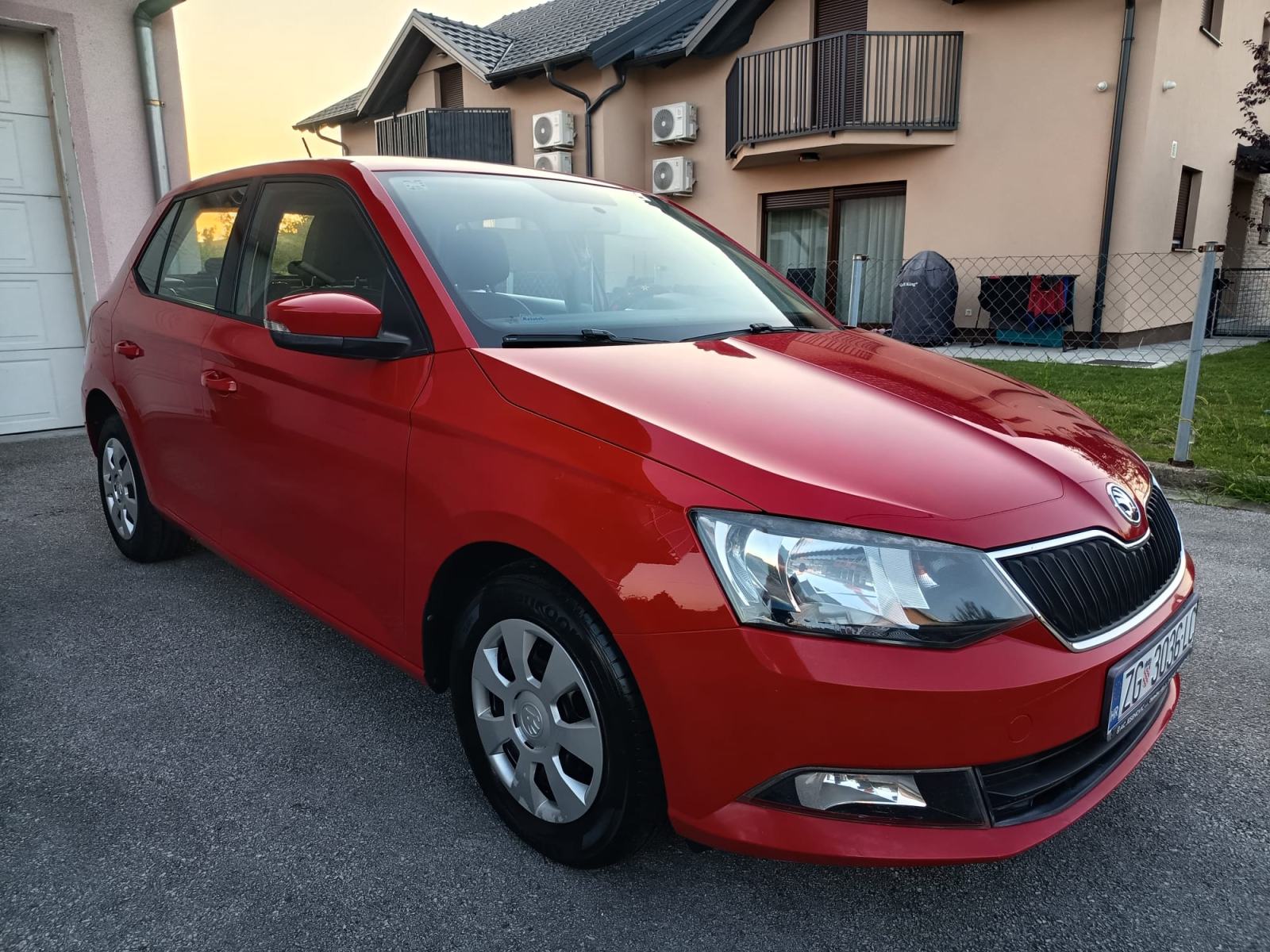 Škoda Fabia 1,0, fotografija 6