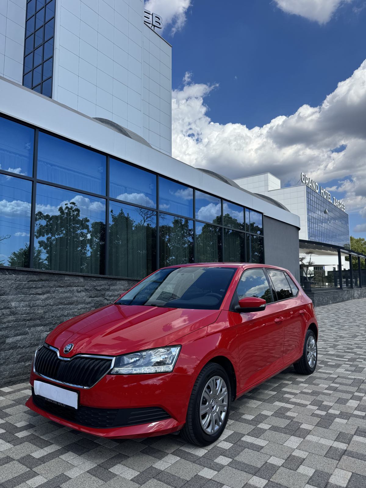 Škoda Fabia NOVI MODEL - SAMO 113 000 - 5 VRATA - REG 08/27 - PRILIKA!, fotografija 5