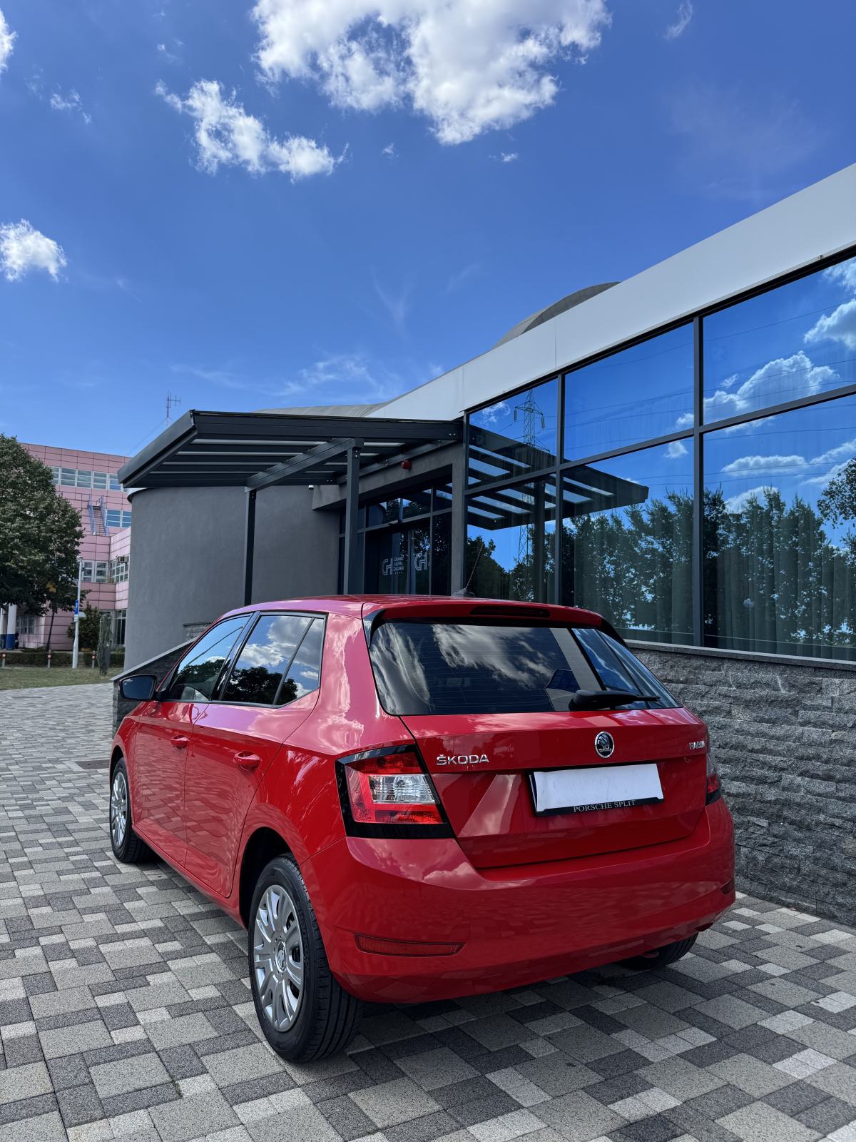 Škoda Fabia NOVI MODEL - SAMO 113 000 - 5 VRATA - REG 08/27 - PRILIKA!, fotografija 8
