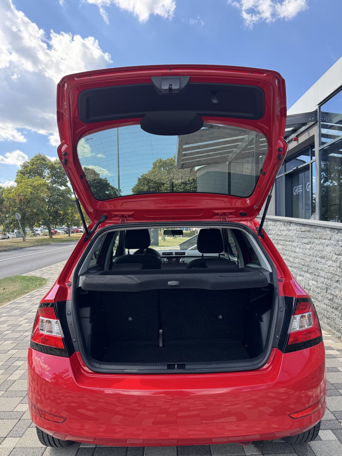 Škoda Fabia NOVI MODEL - SAMO 113 000 - 5 VRATA - REG 08/27 - PRILIKA!, fotografija 10