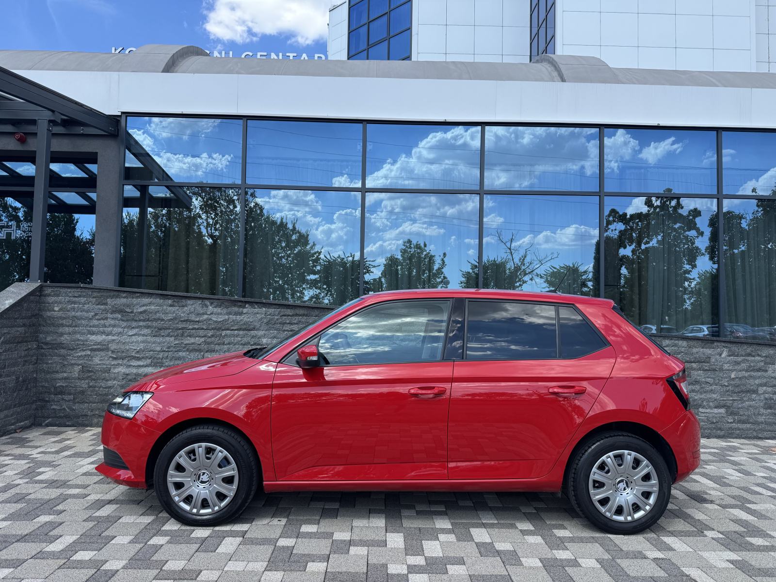 Škoda Fabia NOVI MODEL - SAMO 113 000 - 5 VRATA - REG 08/27 - PRILIKA!, fotografija 6