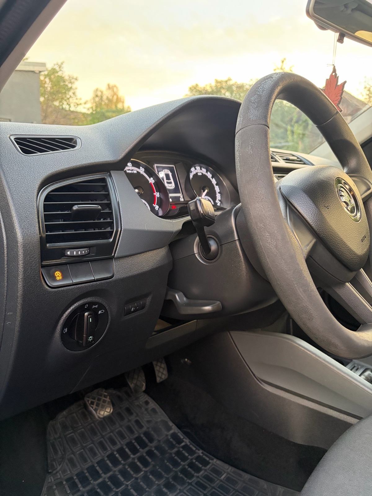 Škoda Fabia 1,0 MPI, grij. sjedala, DAB, LED, reg. 08.2027., fotografija 15