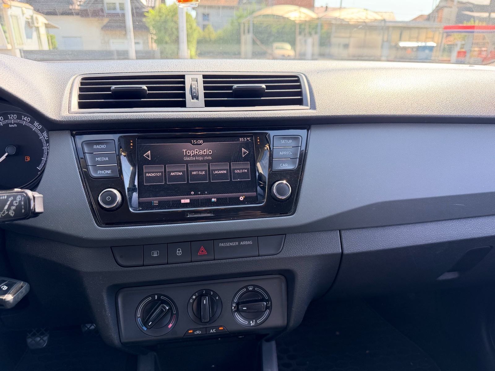 Škoda Fabia 1,0 TSI*PRVI VLASNIK*2 SETA NOVIH GUMA*REGISTRIRAN 1.G*, fotografija 14