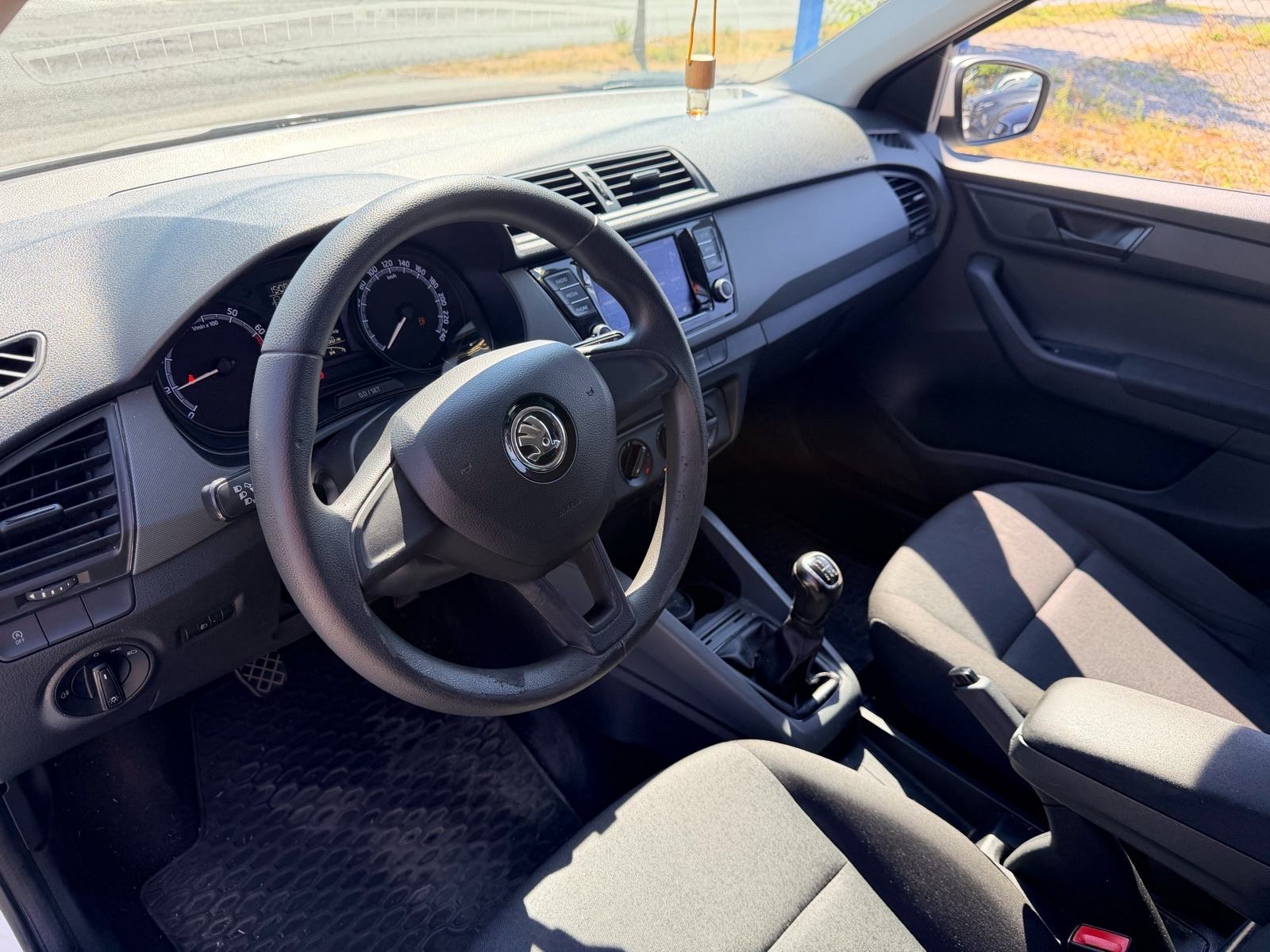 Škoda Fabia 1,0 TSI*PRVI VLASNIK*2 SETA NOVIH GUMA*REGISTRIRAN 1.G*, fotografija 9