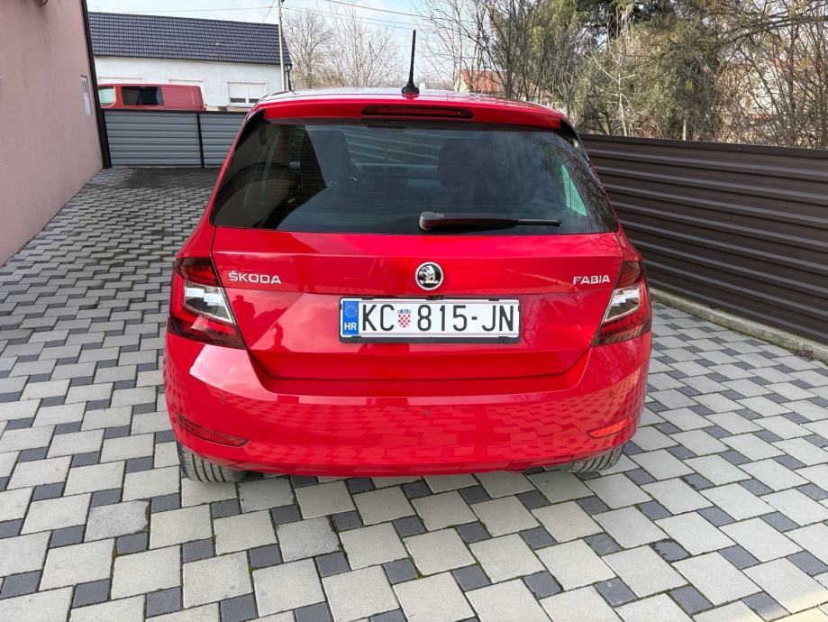 Škoda Fabia 1,0 TSi SOLEIL LED/ACC/PDC/DAB/CARPLAY, fotografija 8