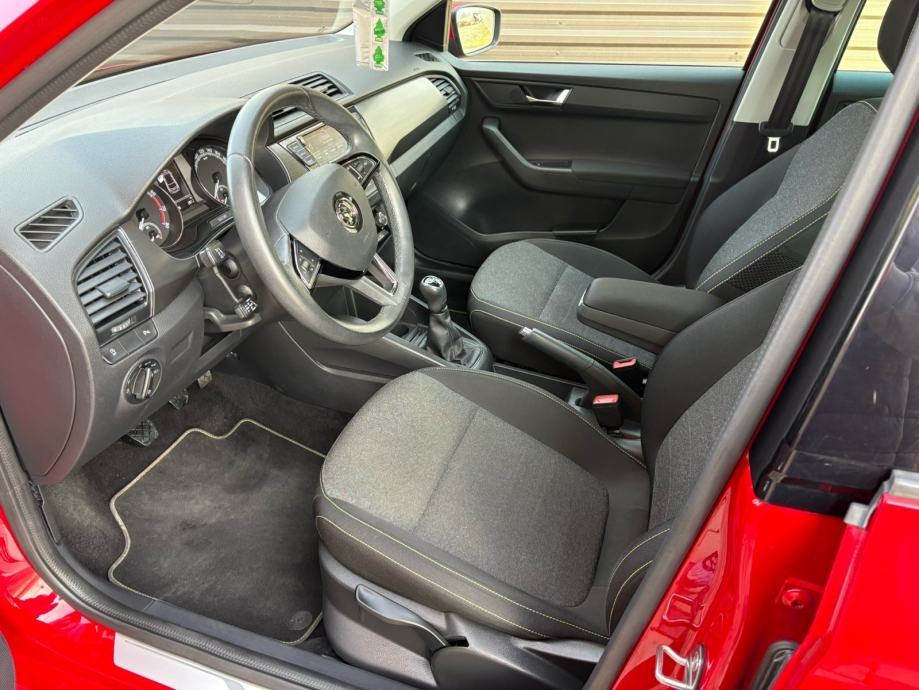 Škoda Fabia 1,0 TSi SOLEIL LED/ACC/PDC/DAB/CARPLAY, fotografija 10