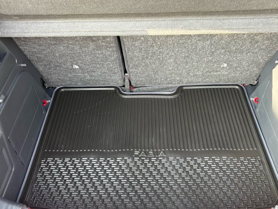 Škoda Fabia 1,0 TSi SOLEIL LED/ACC/PDC/DAB/CARPLAY, fotografija 16